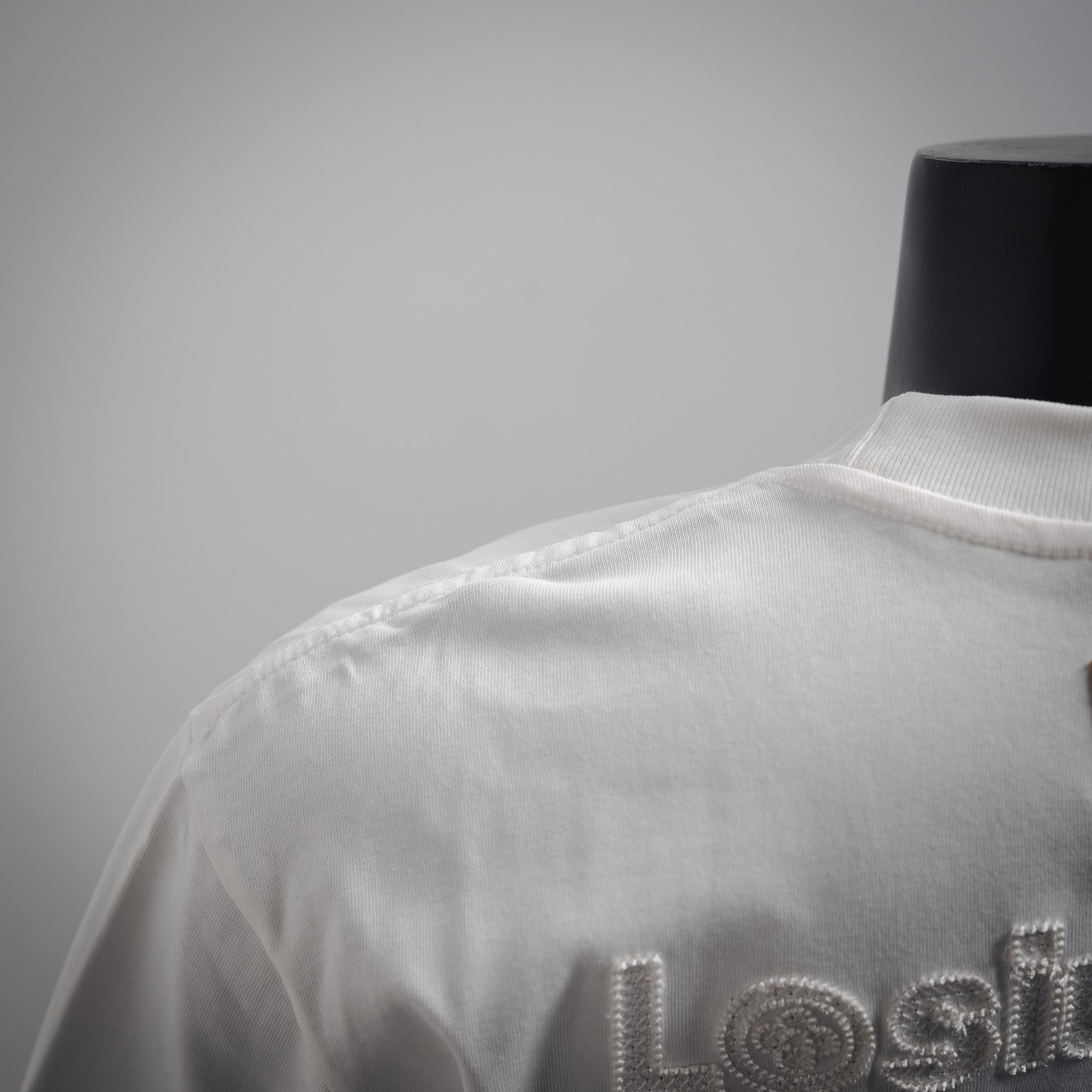 Louis 25ss embroidered t-shirt