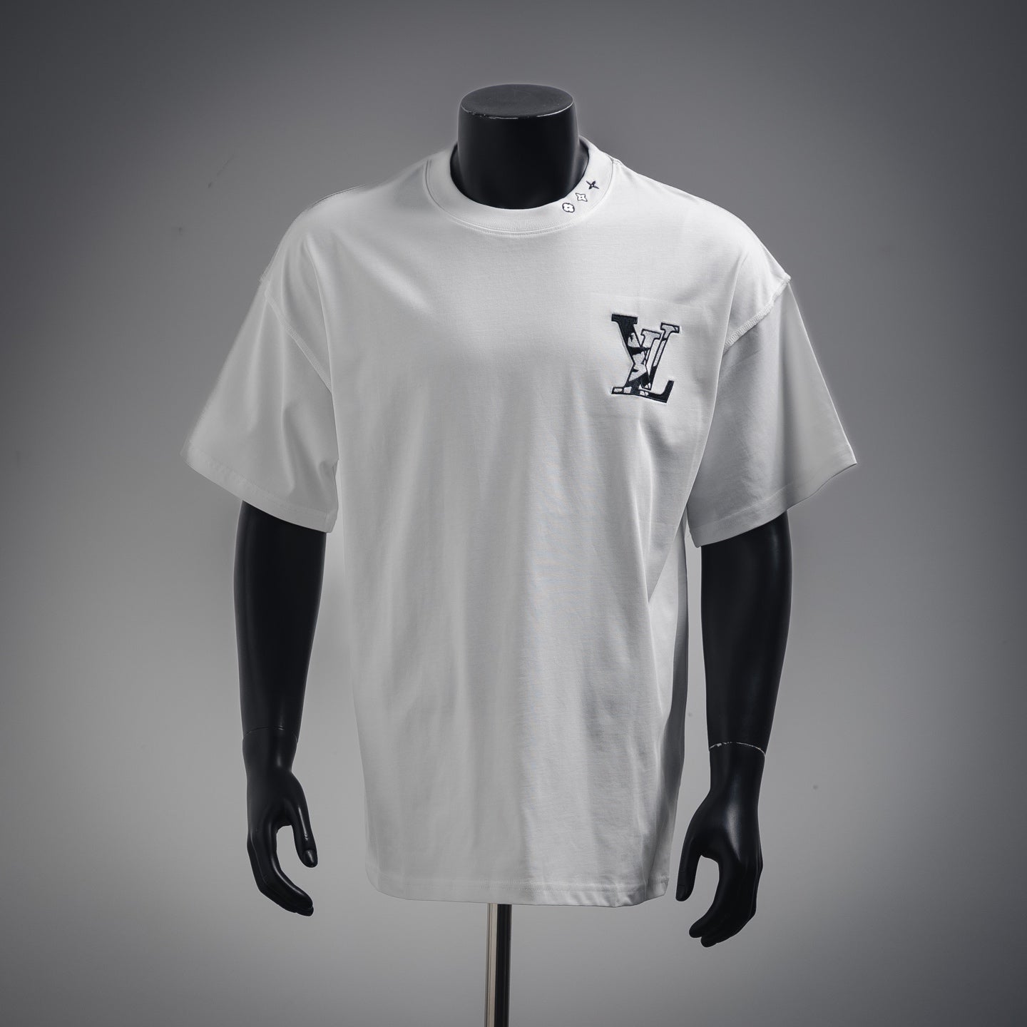 Louis 25ss embroidered t-shirt