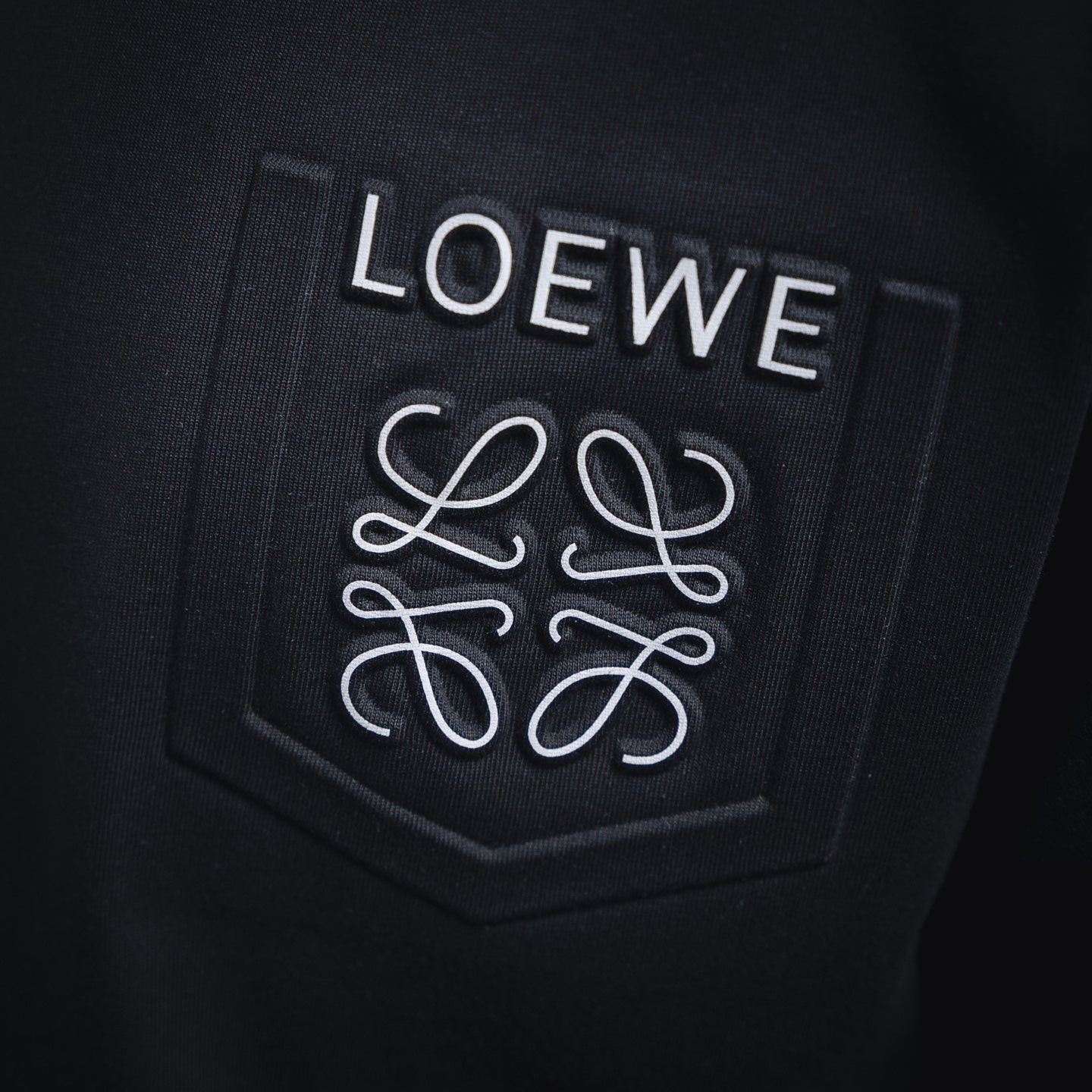 Loe 25ss embossed t-shirt