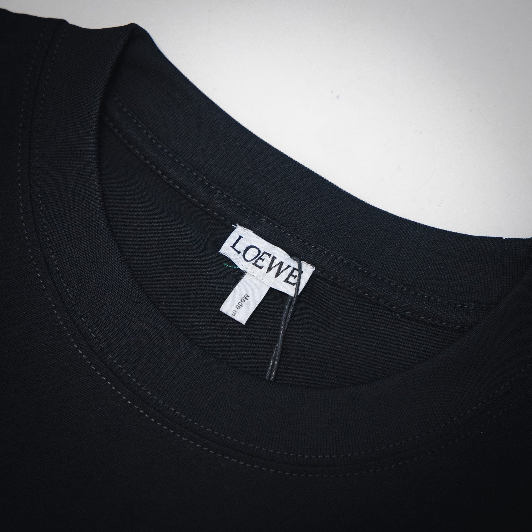 Loe 25ss embossed t-shirt