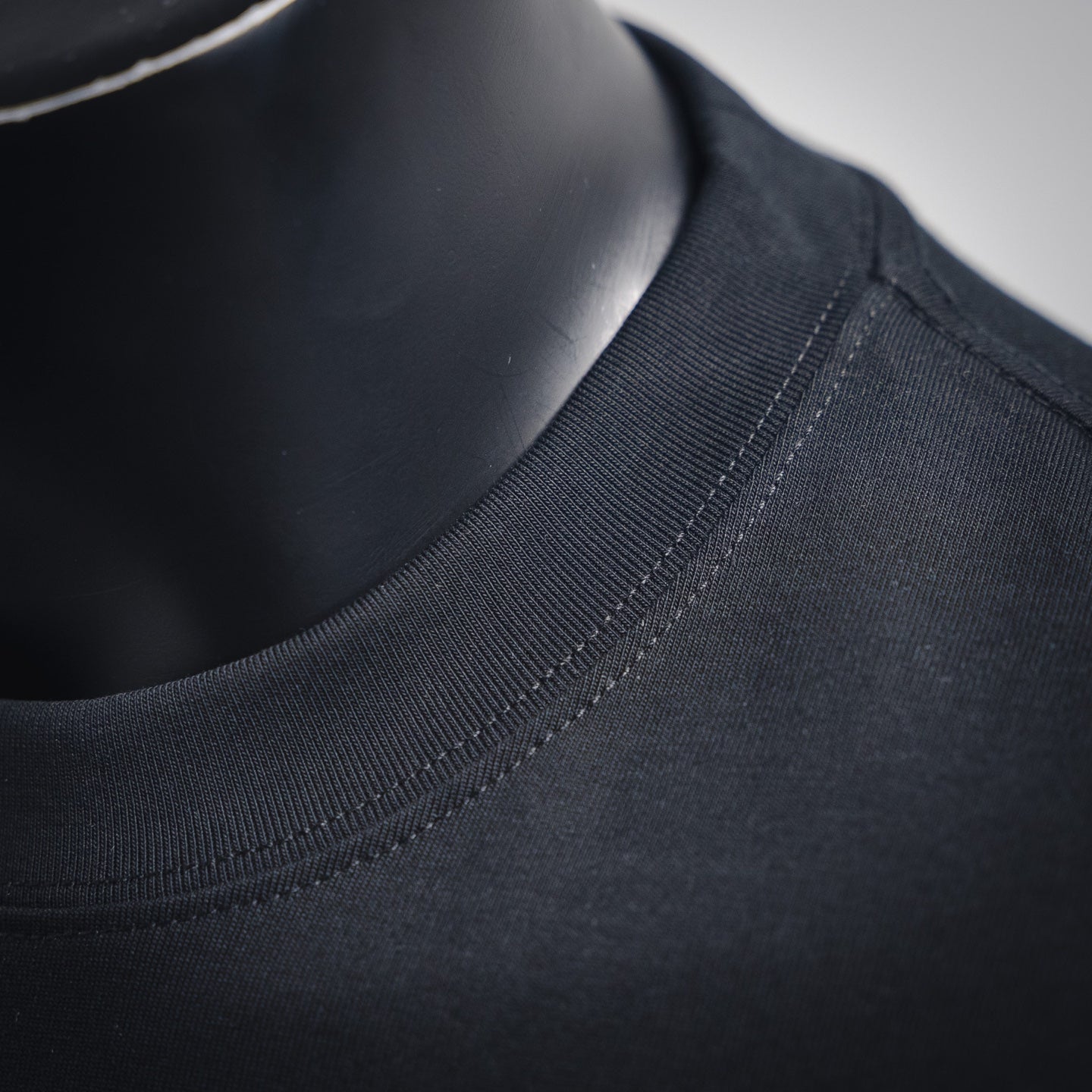 Loe 25ss embossed t-shirt