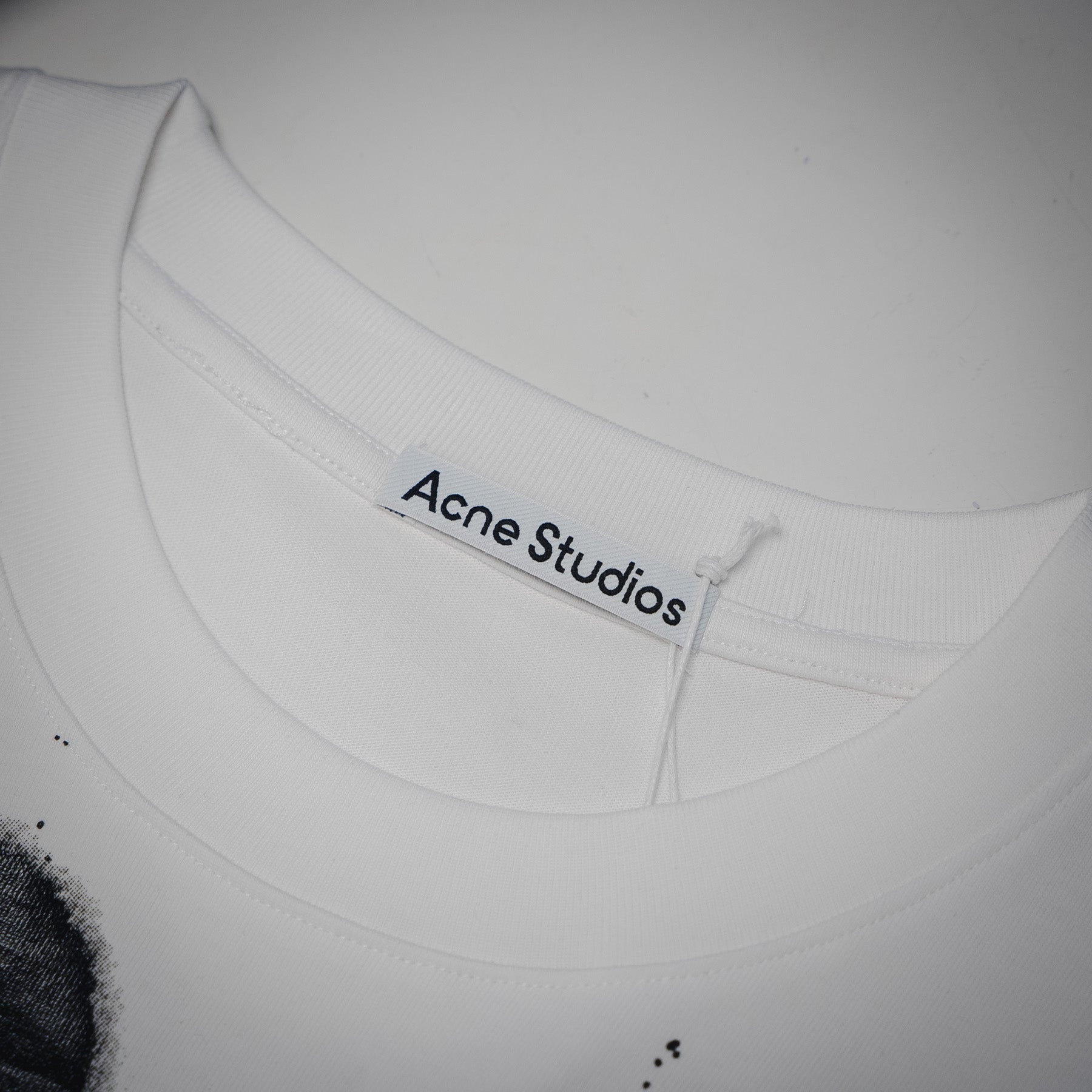 acne 25ss print t-shirt