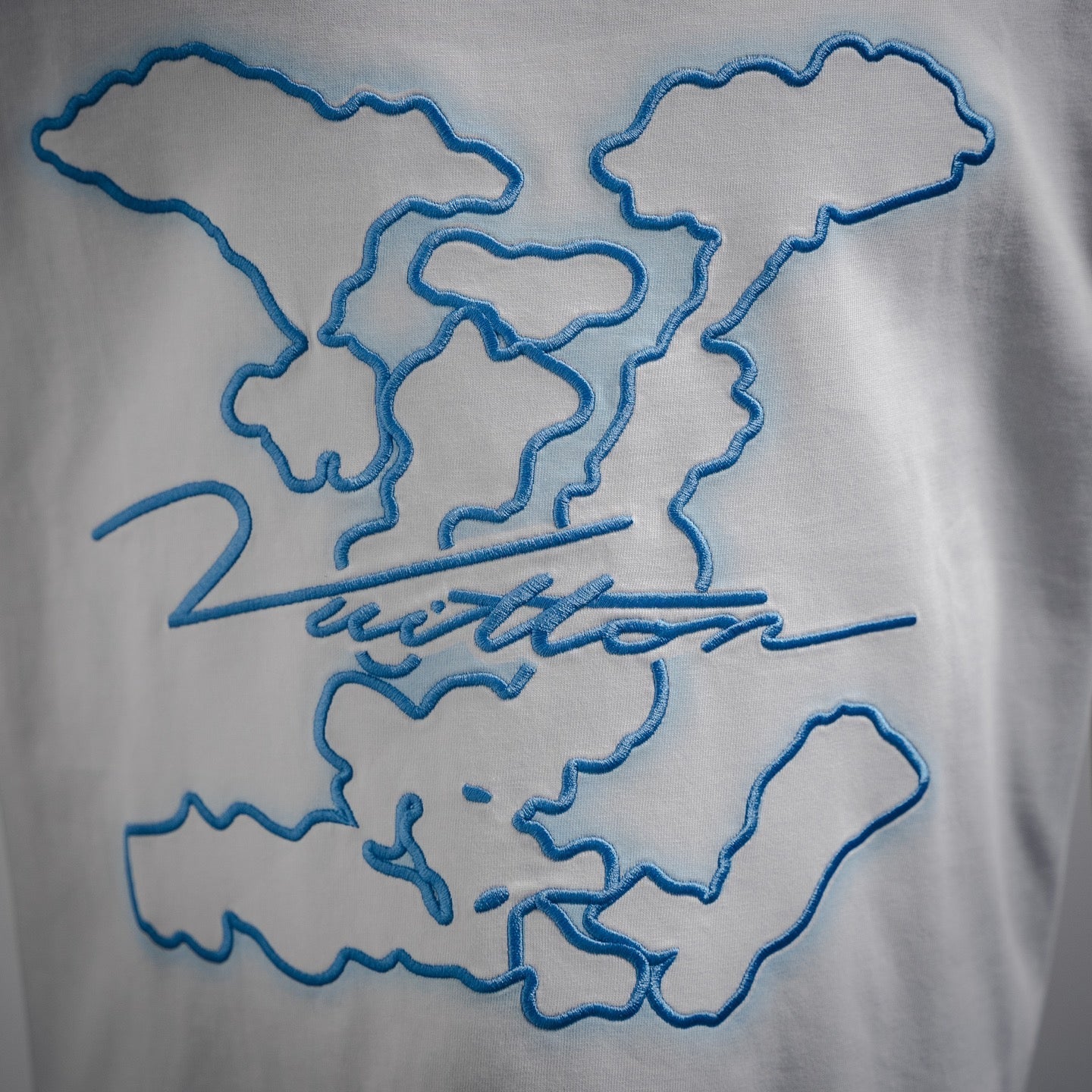 Louis 25ss embroidered t-shirt