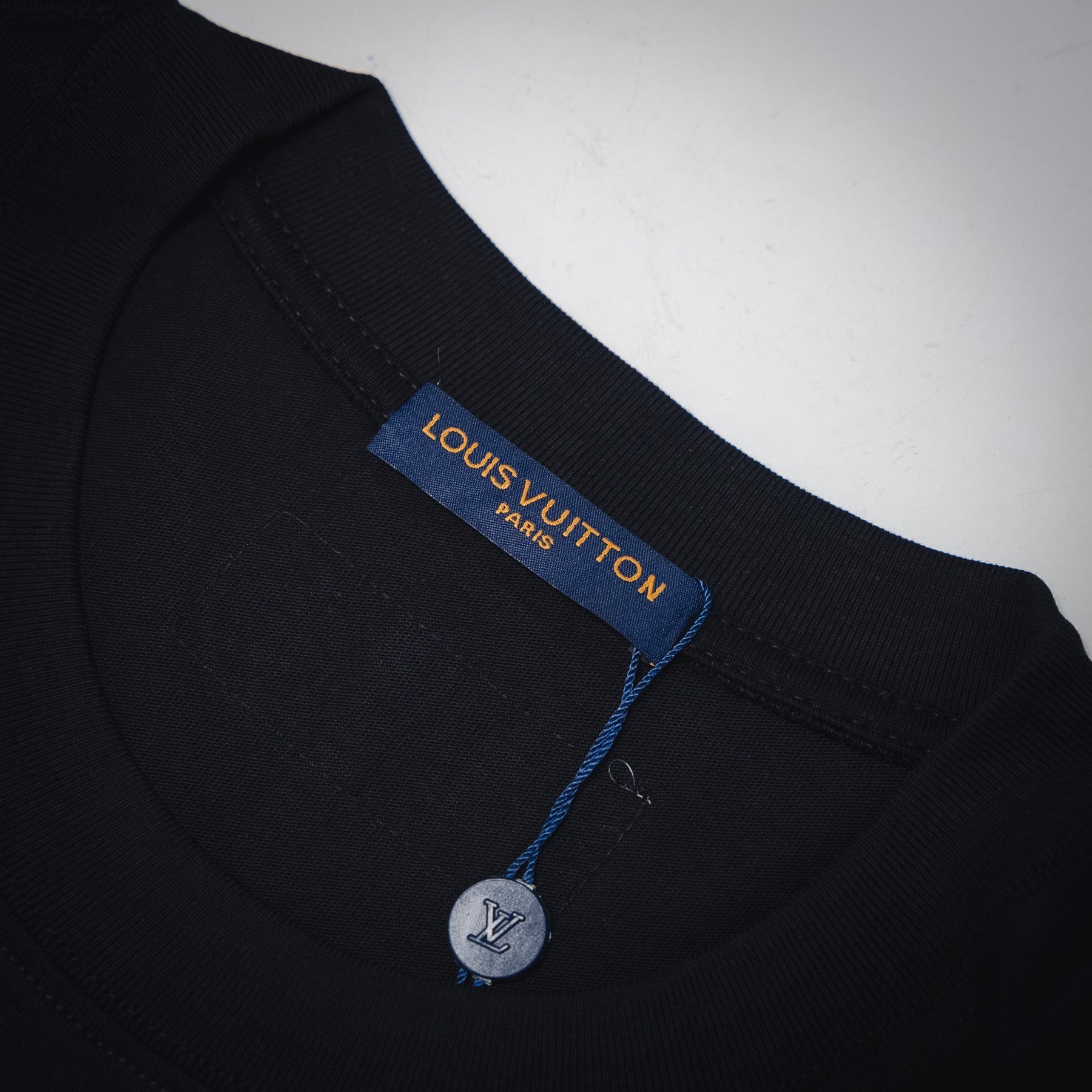 Louis 25ss embroidered t-shirt