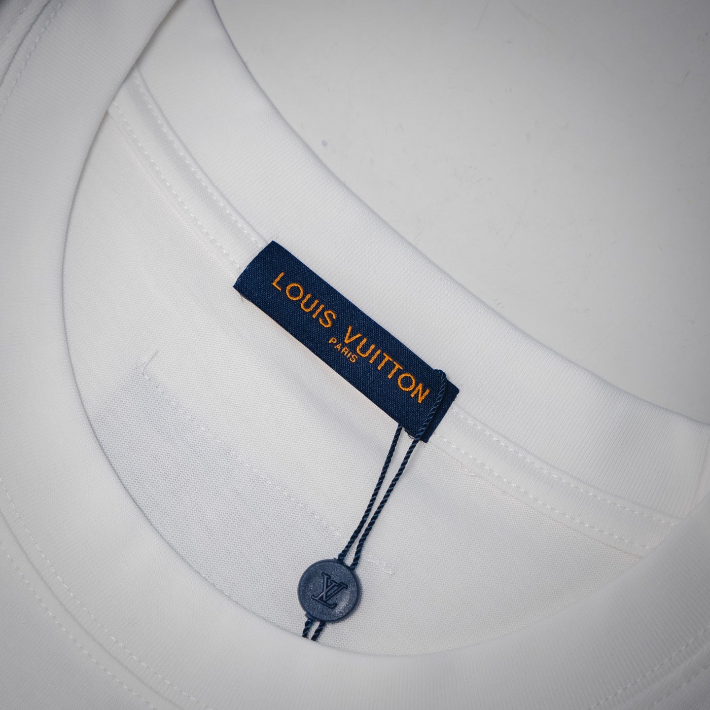 Louis 25ss tape t-shirt