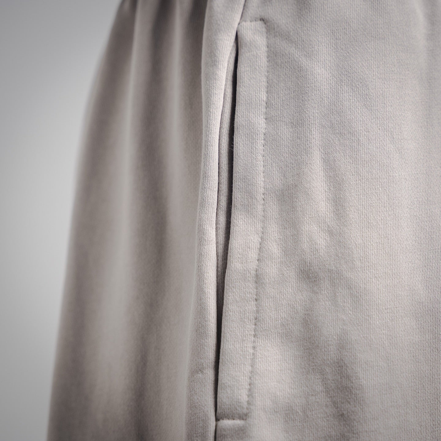 Balen 25ss embroidered short