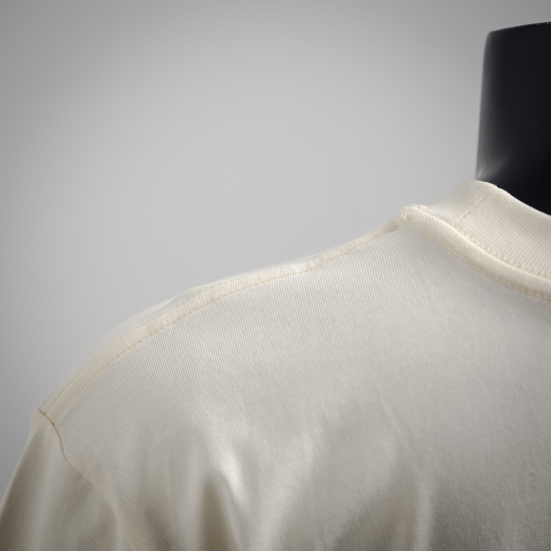 Guc 25ss embroidered t-shirt