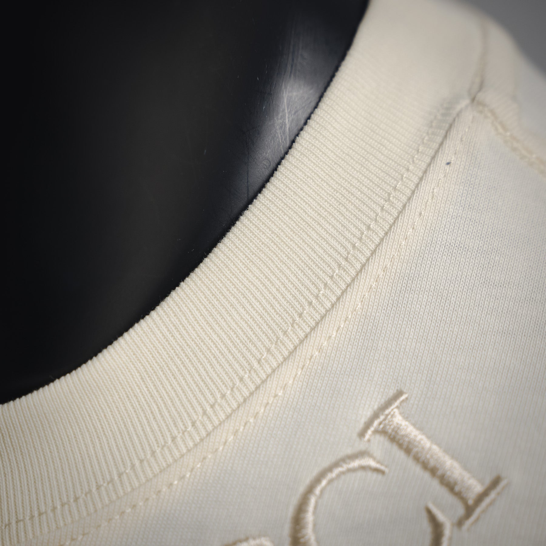 Guc 25ss embroidered t-shirt