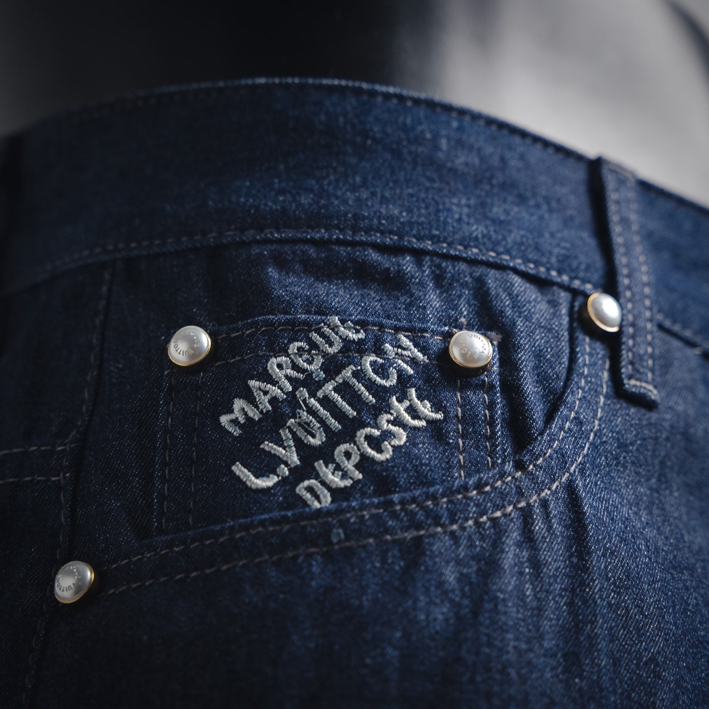 Louis 25ss embroidered short