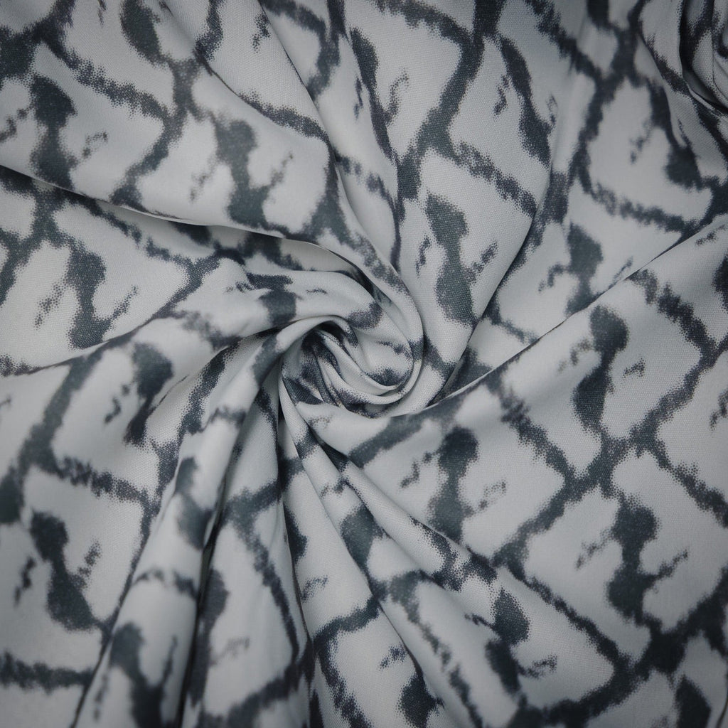 Fend 25ss print short