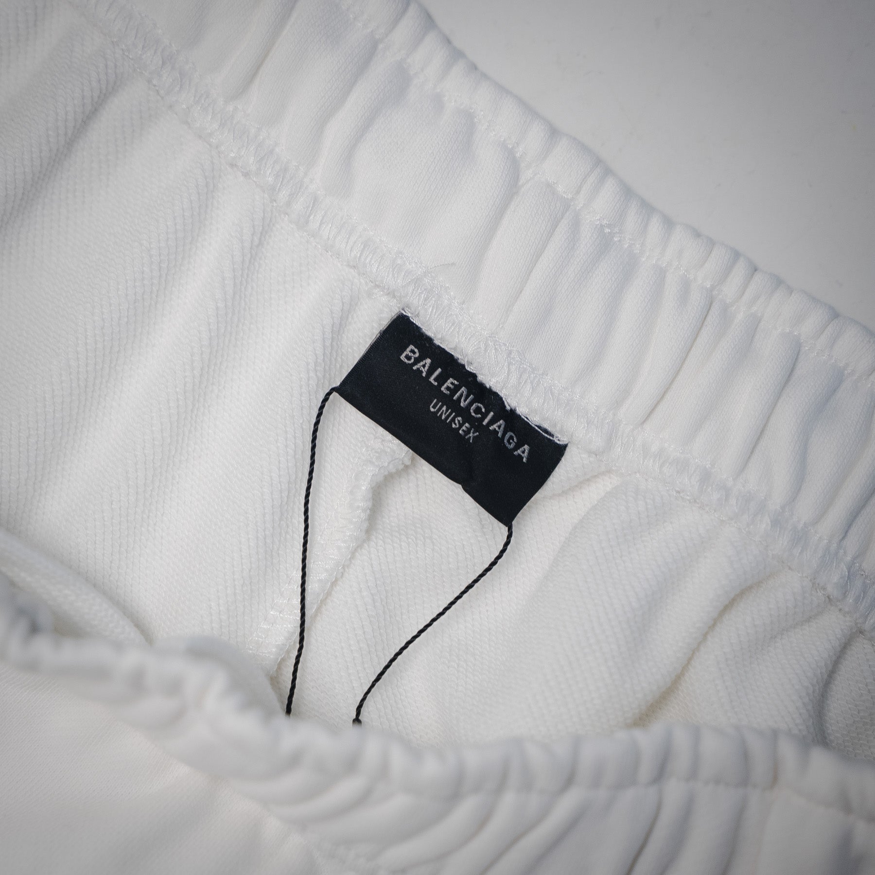 Balen 25ss embroidered short