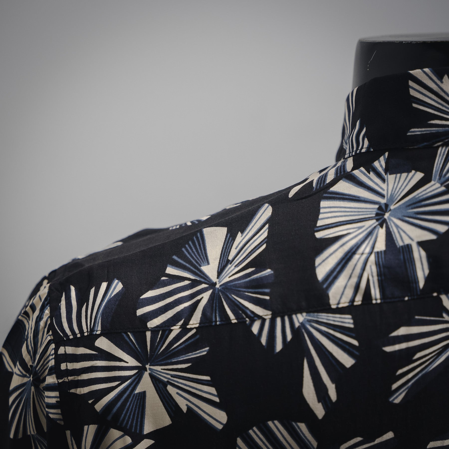 Saint lau 25ss print shirt