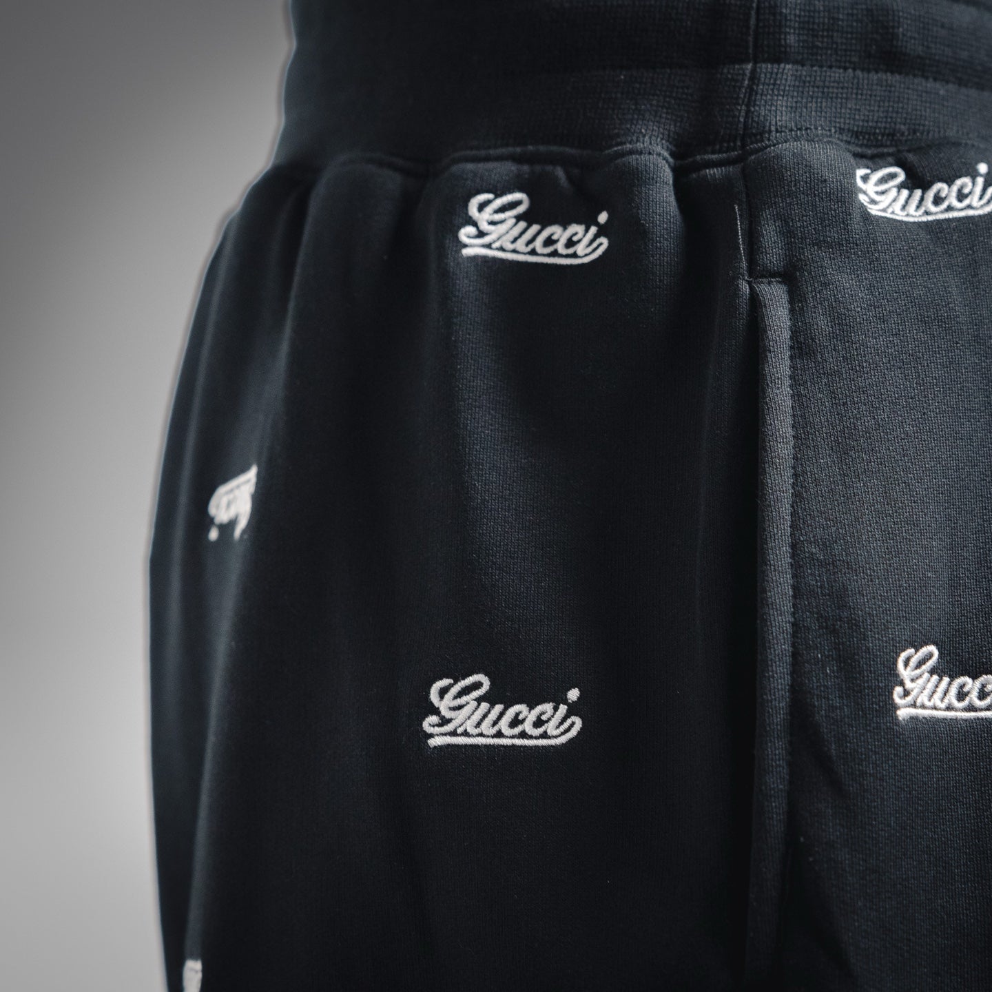 Guc 25ss embroidered short