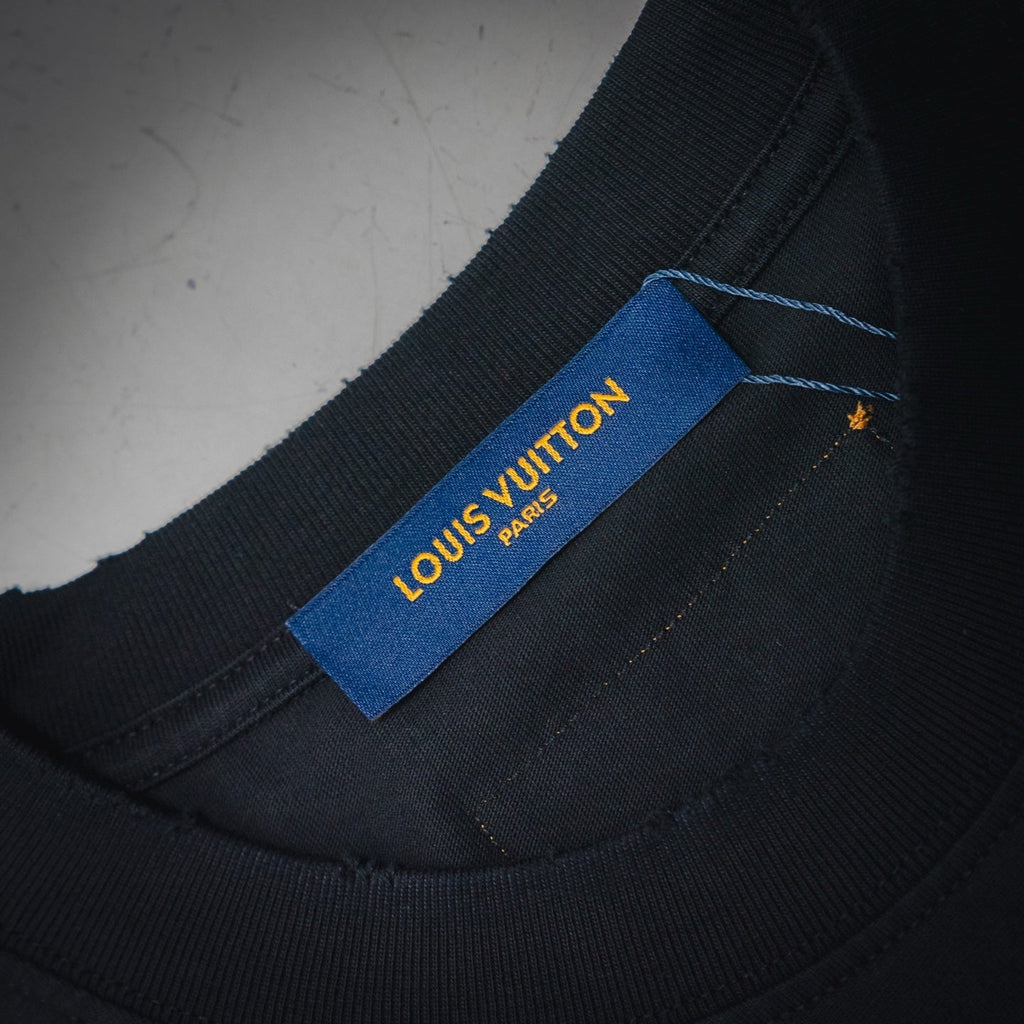 Louis 25ss embossed t-shirt