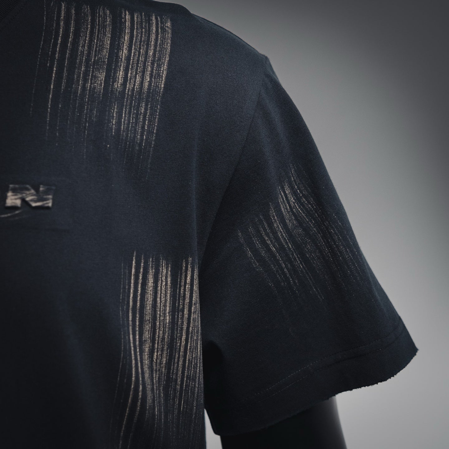 Louis 25ss embossed t-shirt