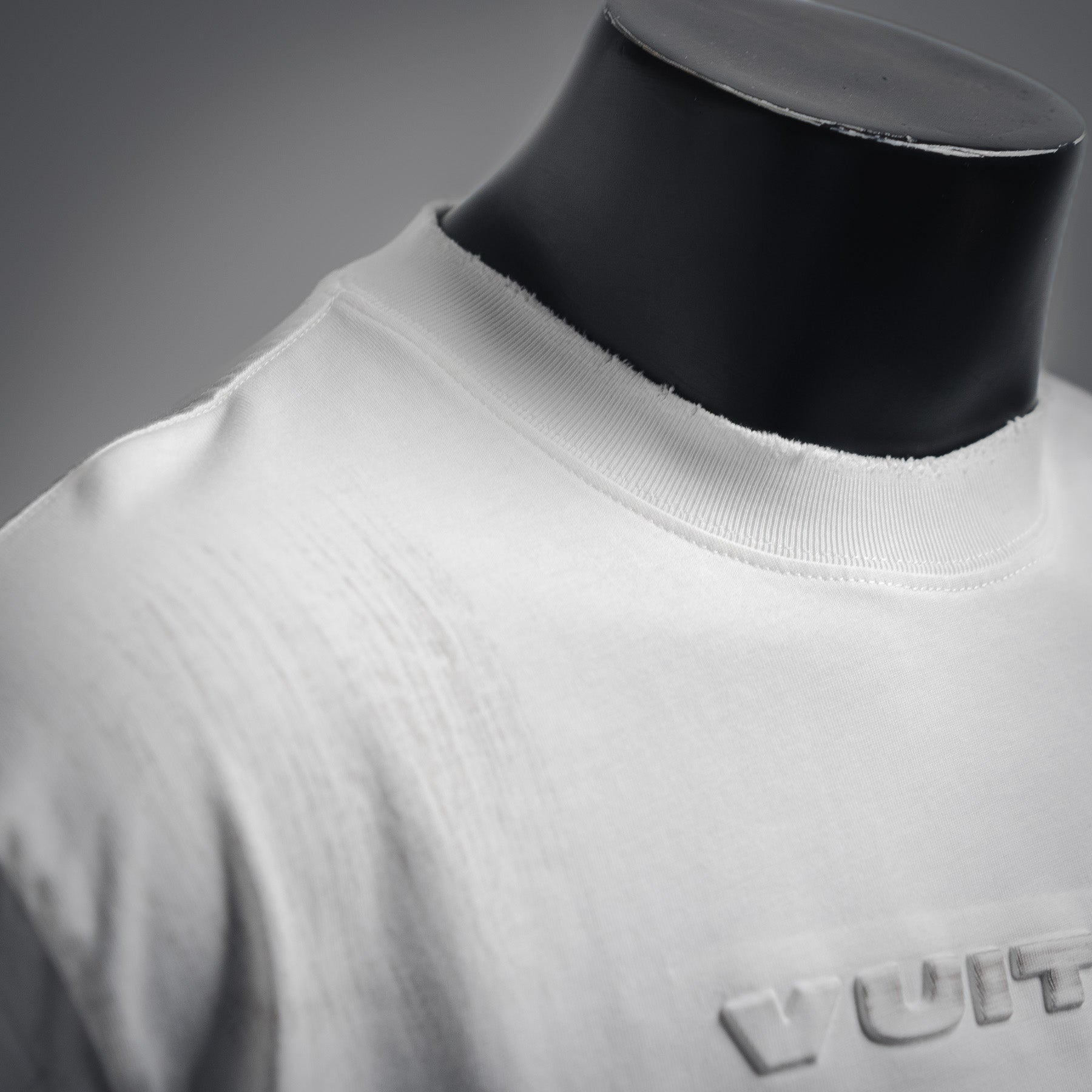 Louis 25ss embossed t-shirt