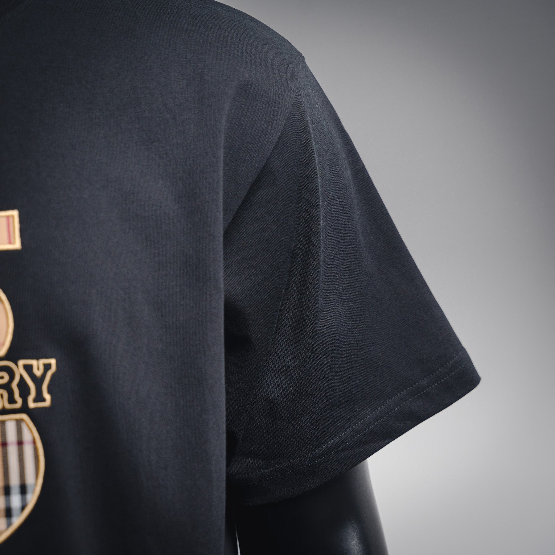 Bur embroidered t-shirt