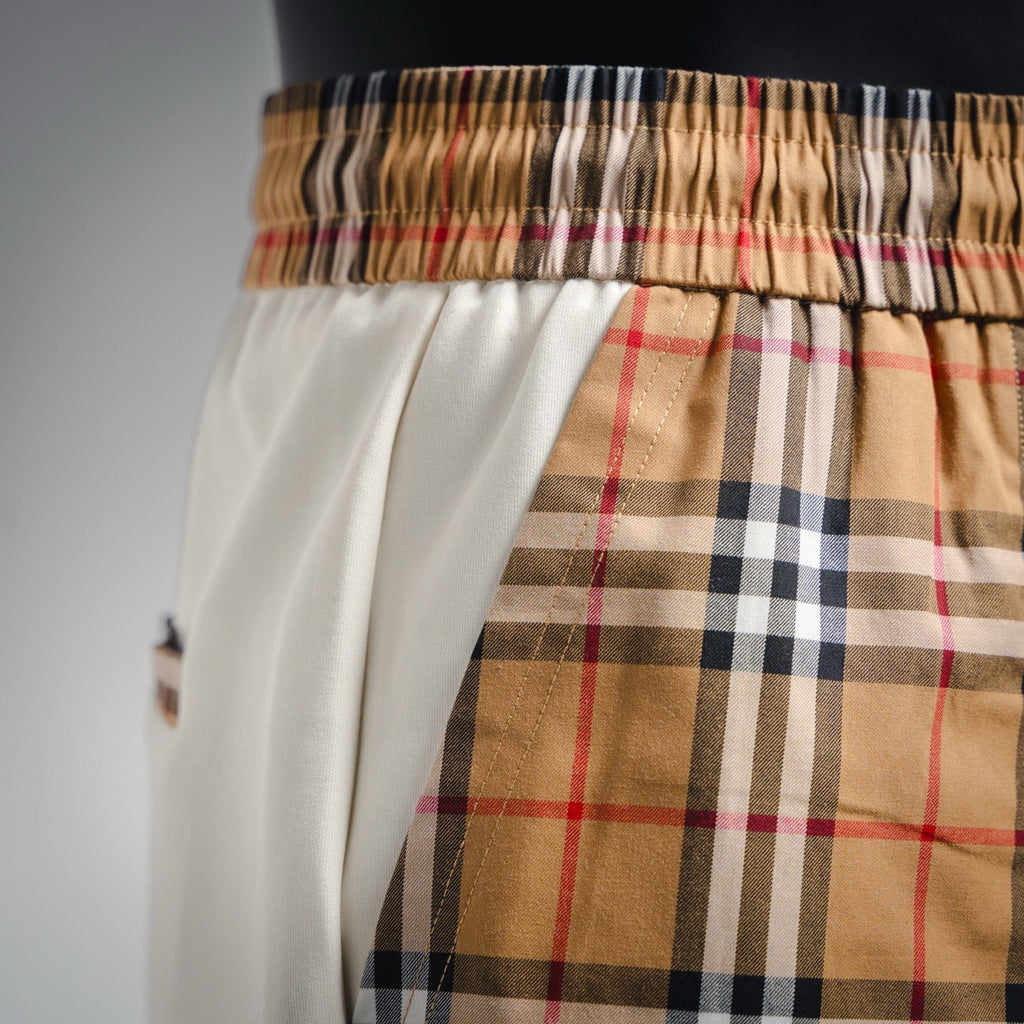 Bur embroidered short