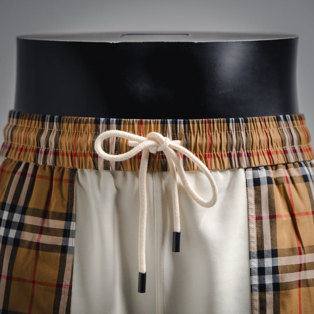 Bur embroidered short