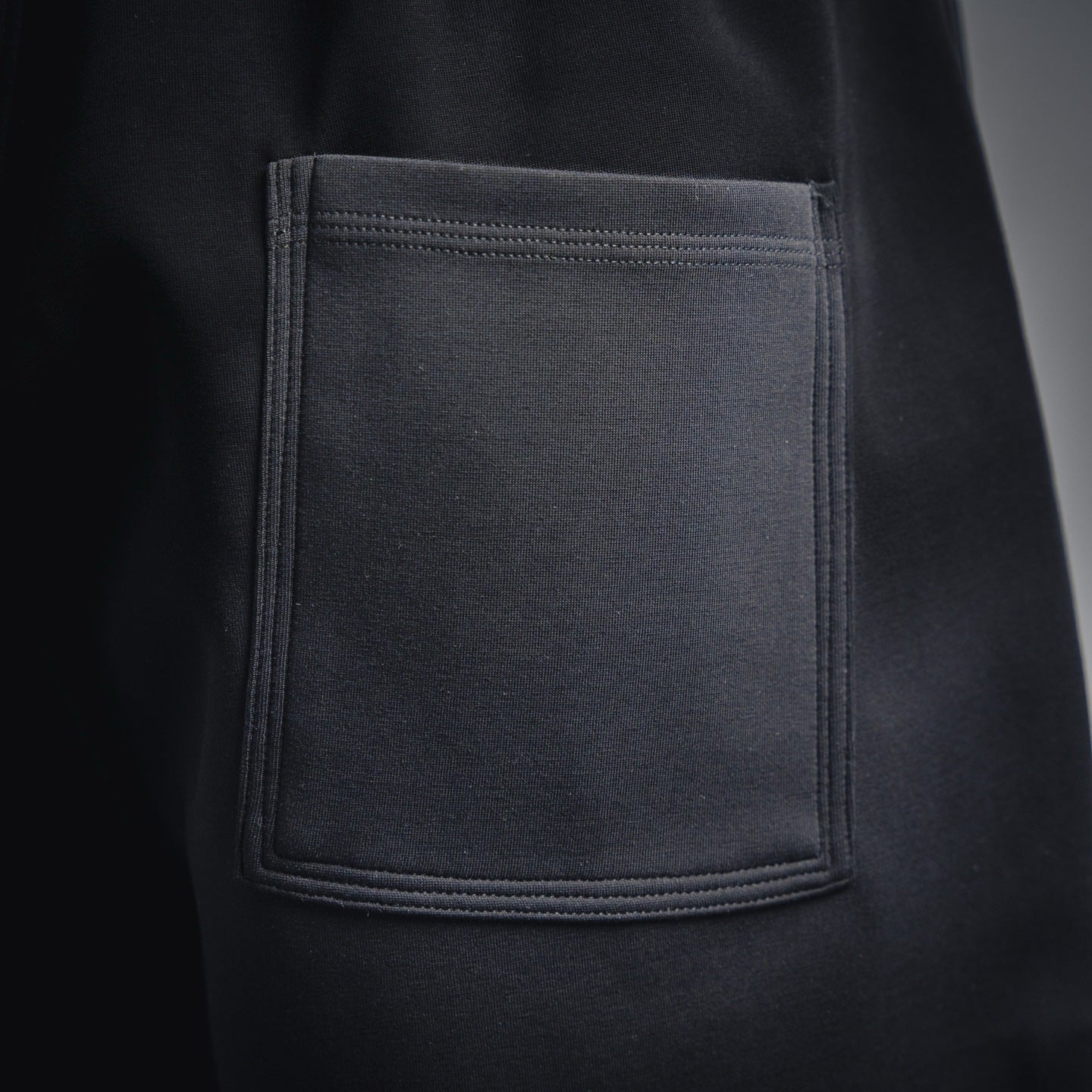 Bur embroidered short