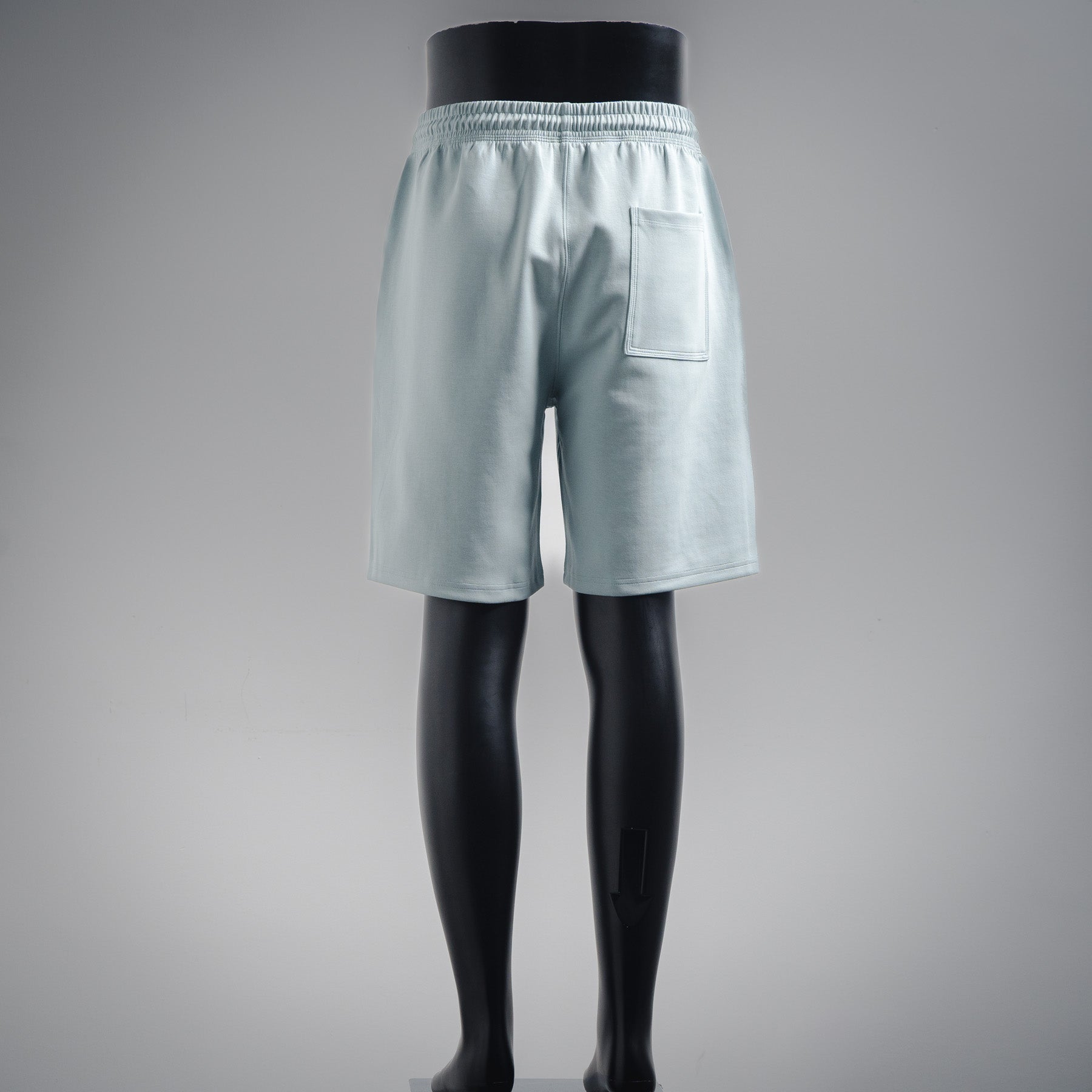 Bur embroidered short