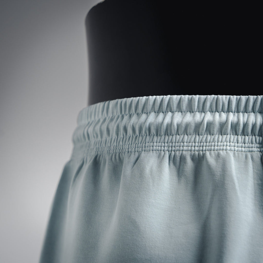 Bur embroidered short