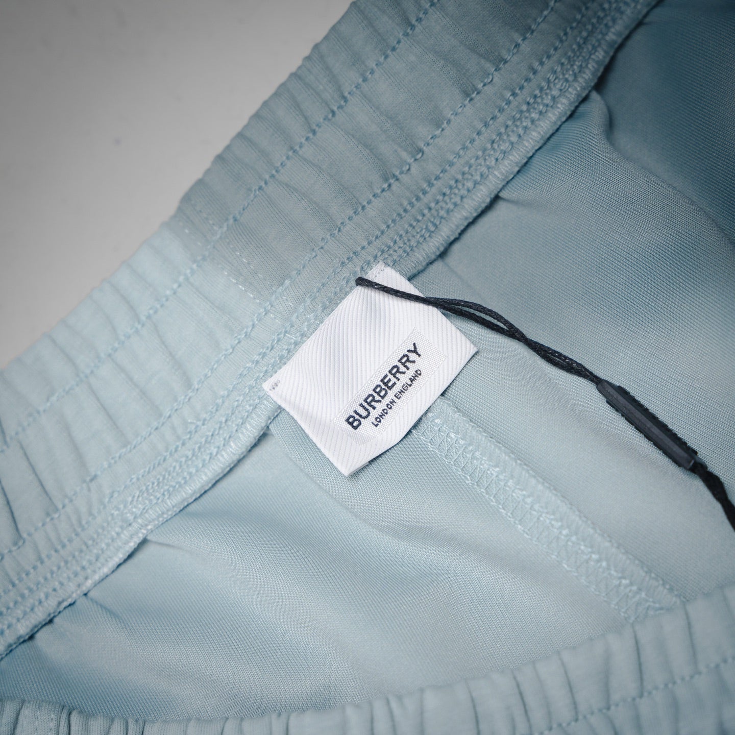 Bur embroidered short