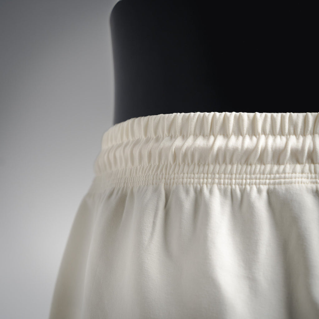 Bur embroidered short