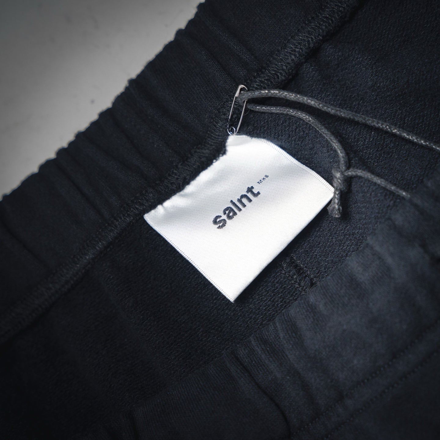 Saint mic ribon saint print short