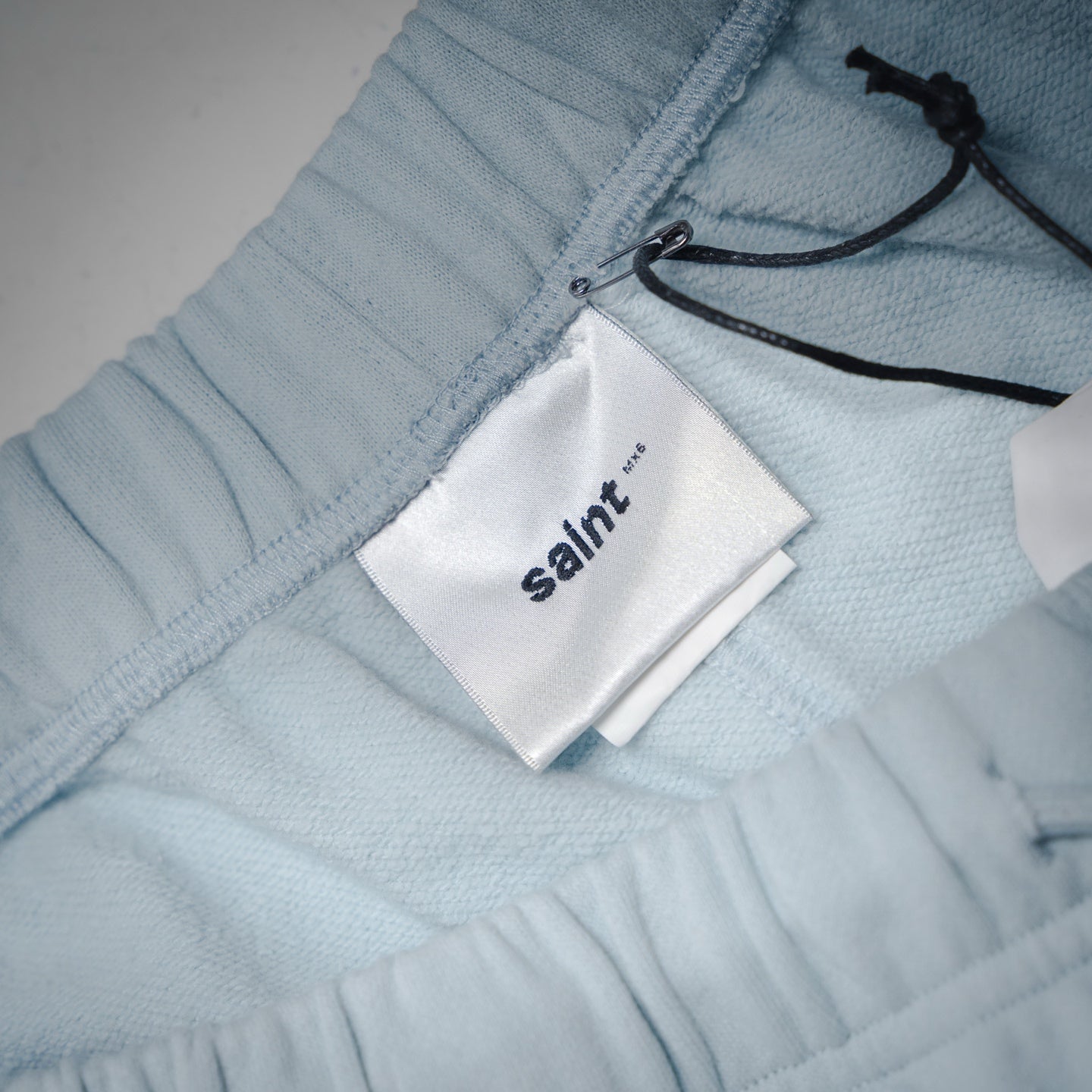 Saint mic ribon saint print short