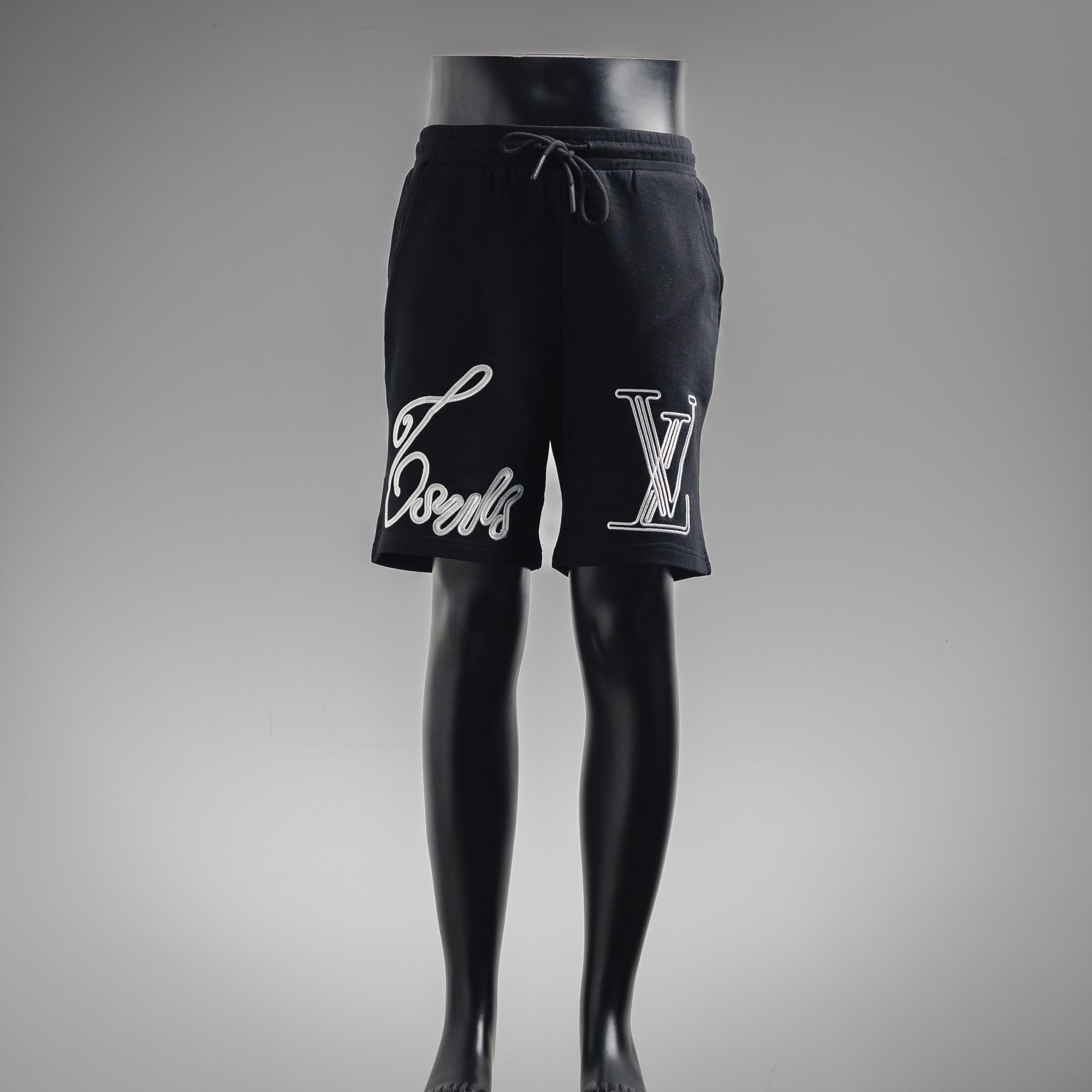 Louis embroidered short