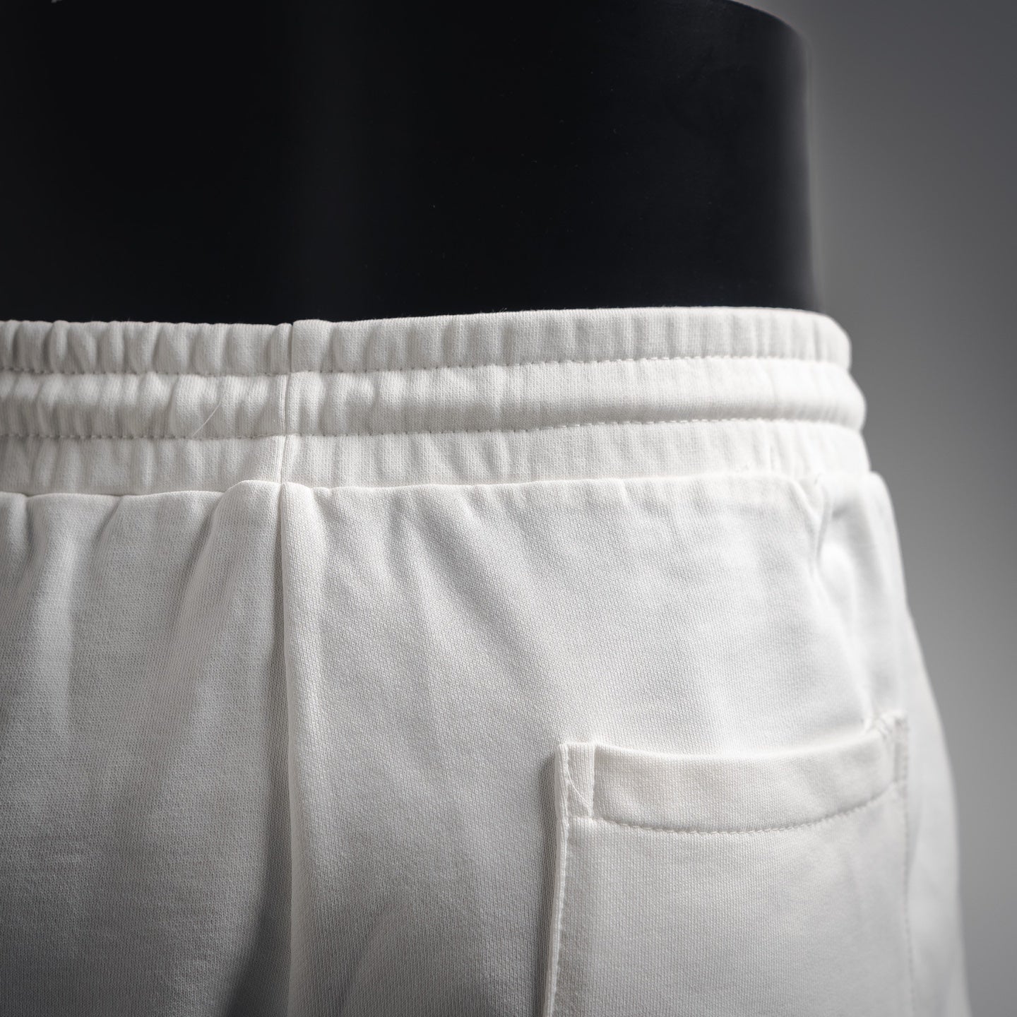 Louis embroidered short