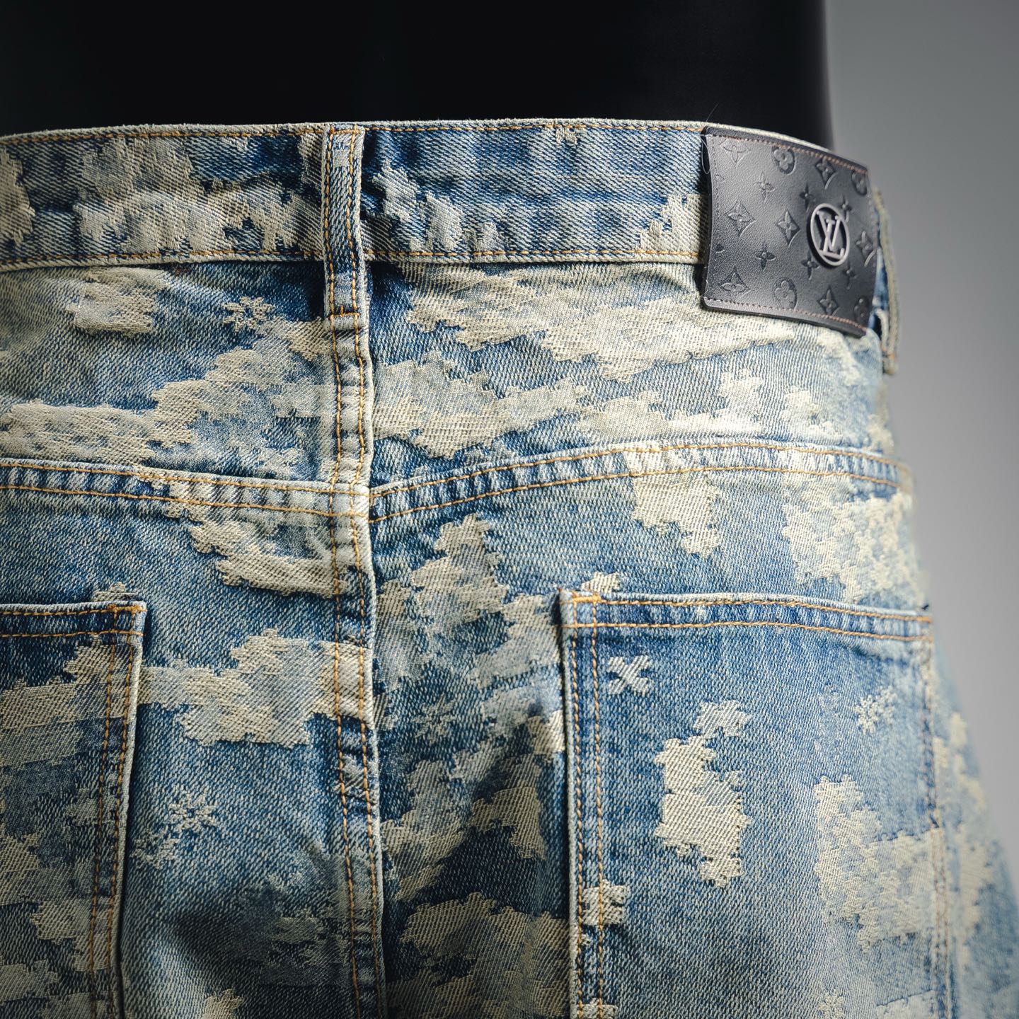 Louis jacquard short