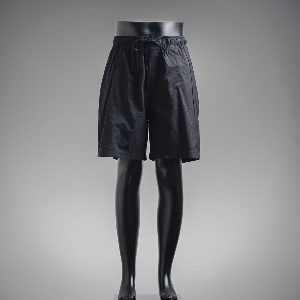 Loe embroidered short