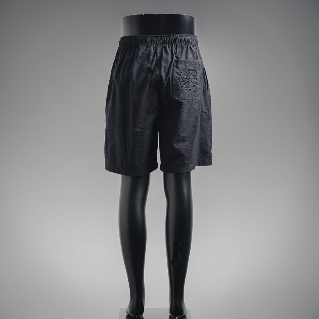 Loe embroidered short