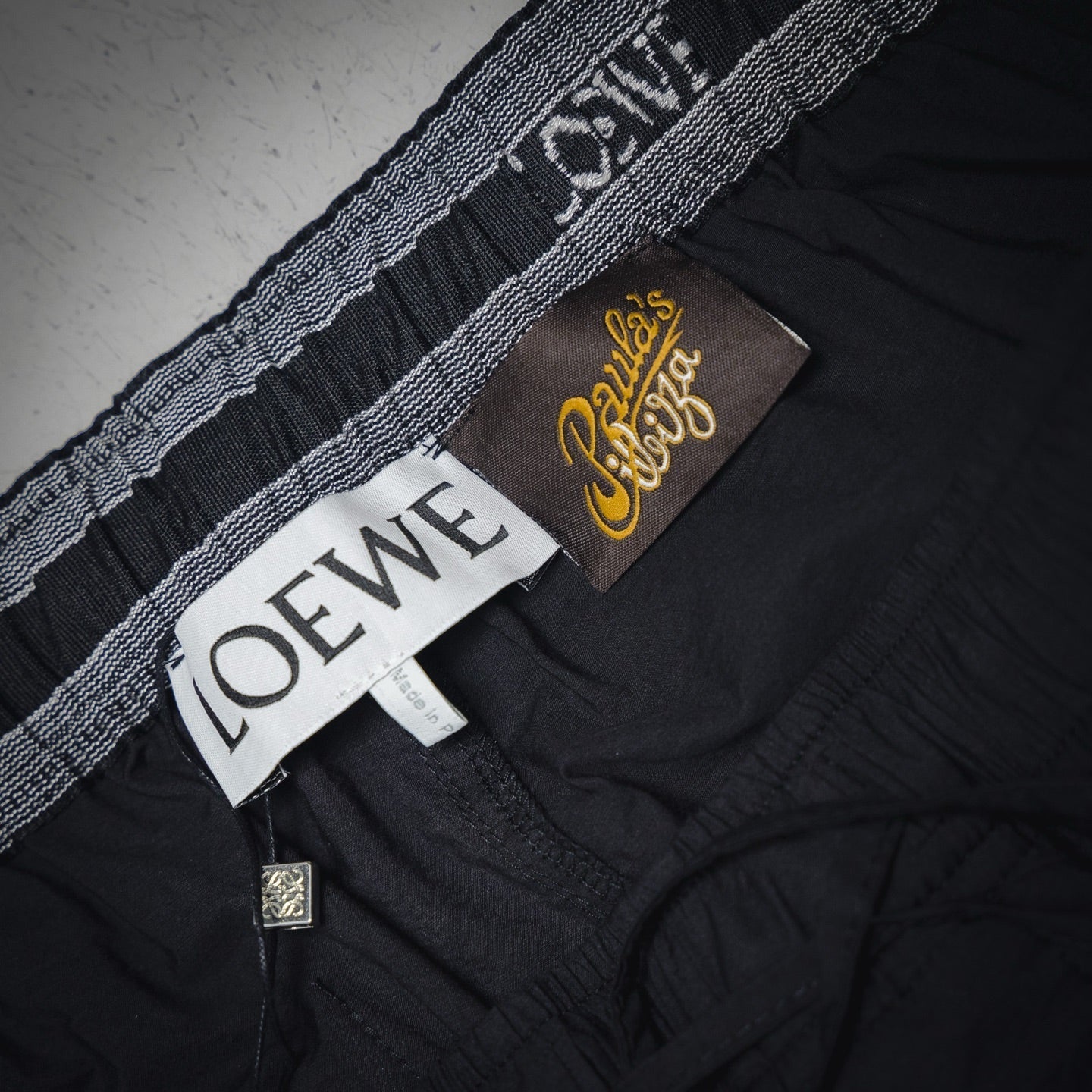 Loe embroidered short