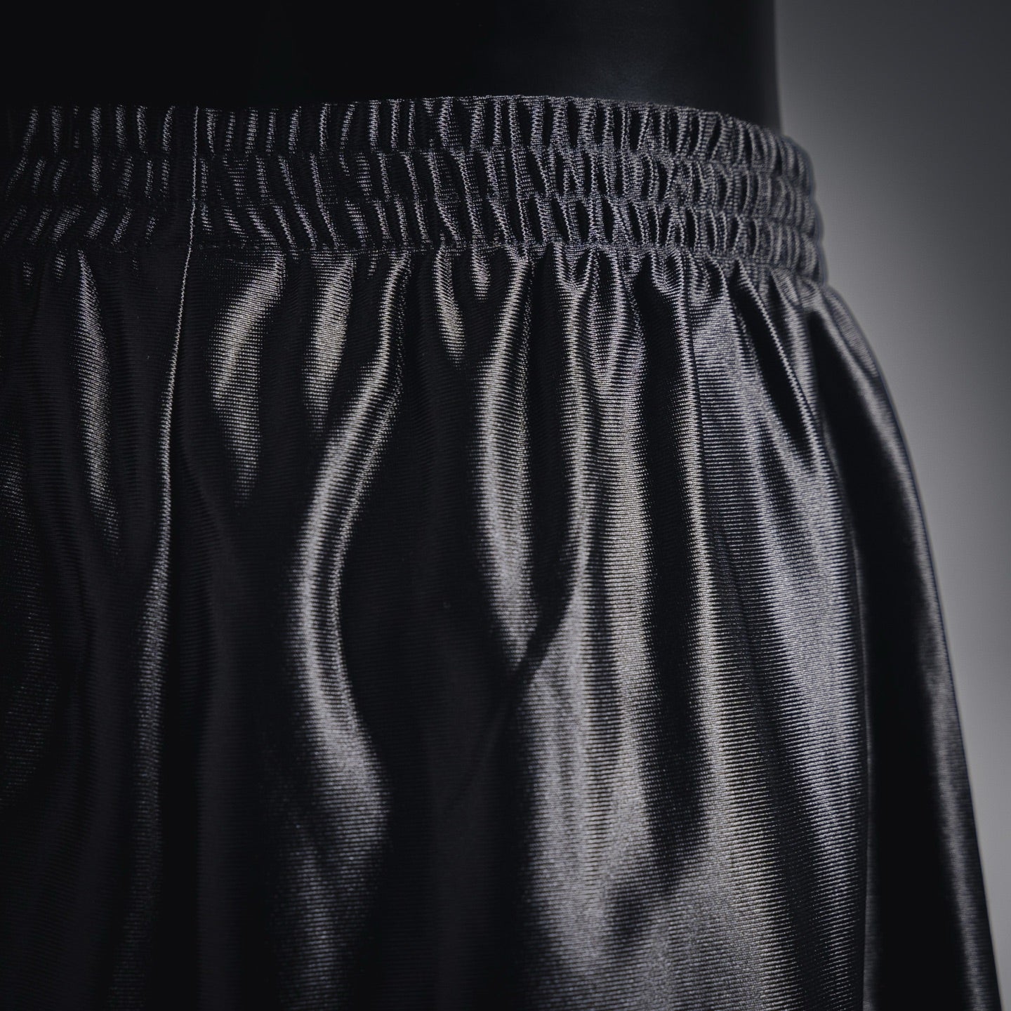 Balen 25ss embroidered short