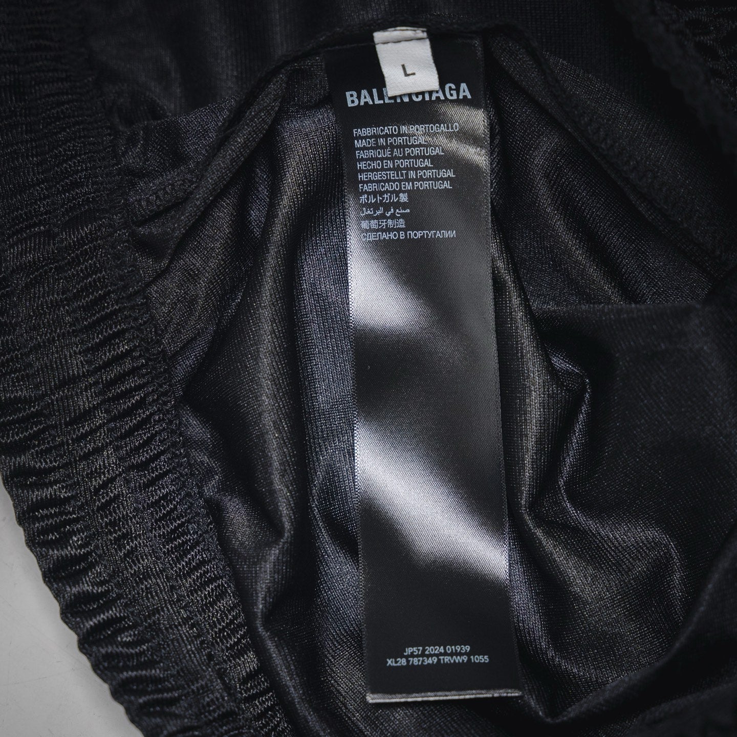 Balen 25ss embroidered short