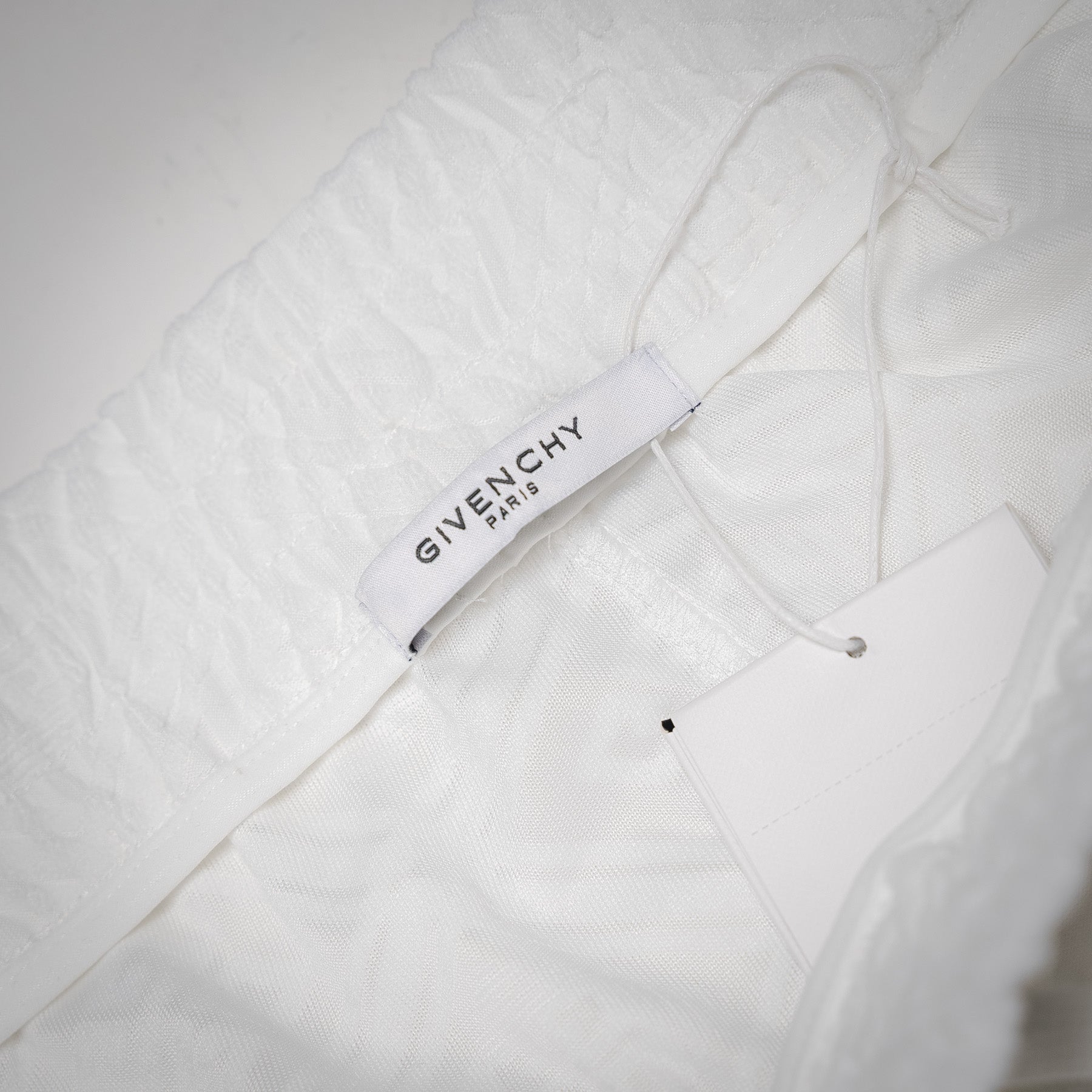 Given 25ss jacquard short