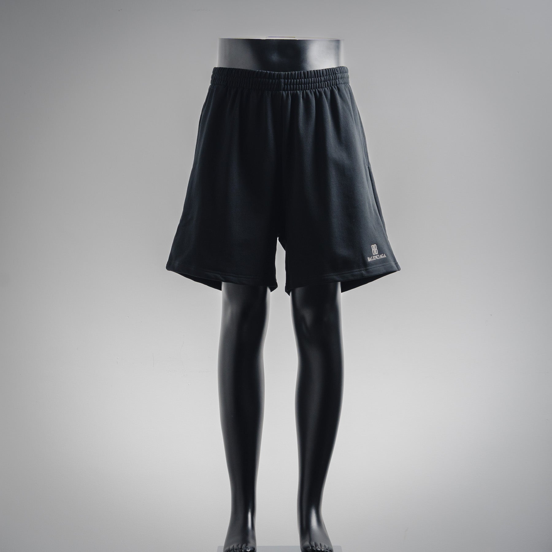 Balen 25ss embroidered short