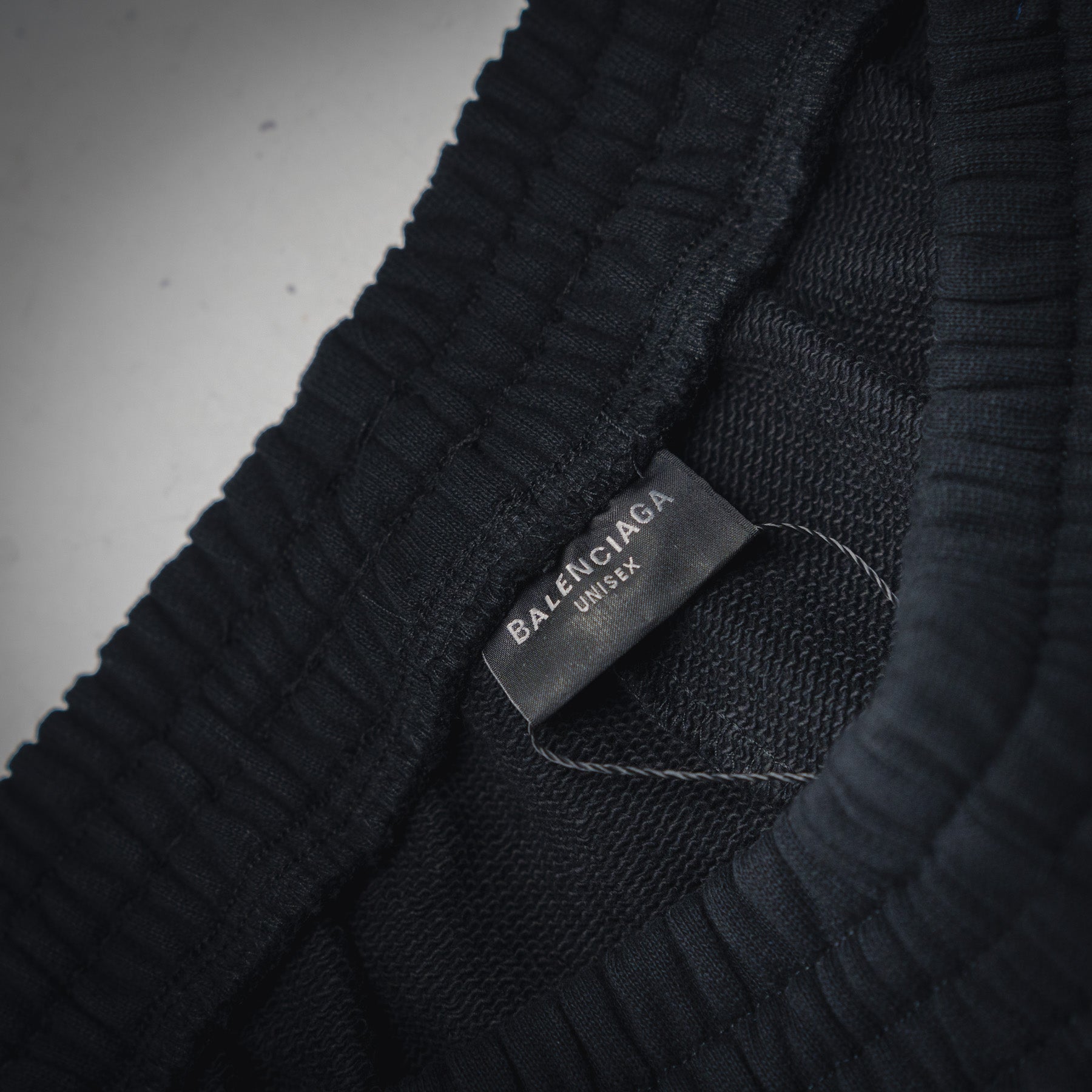 Balen 25ss embroidered short