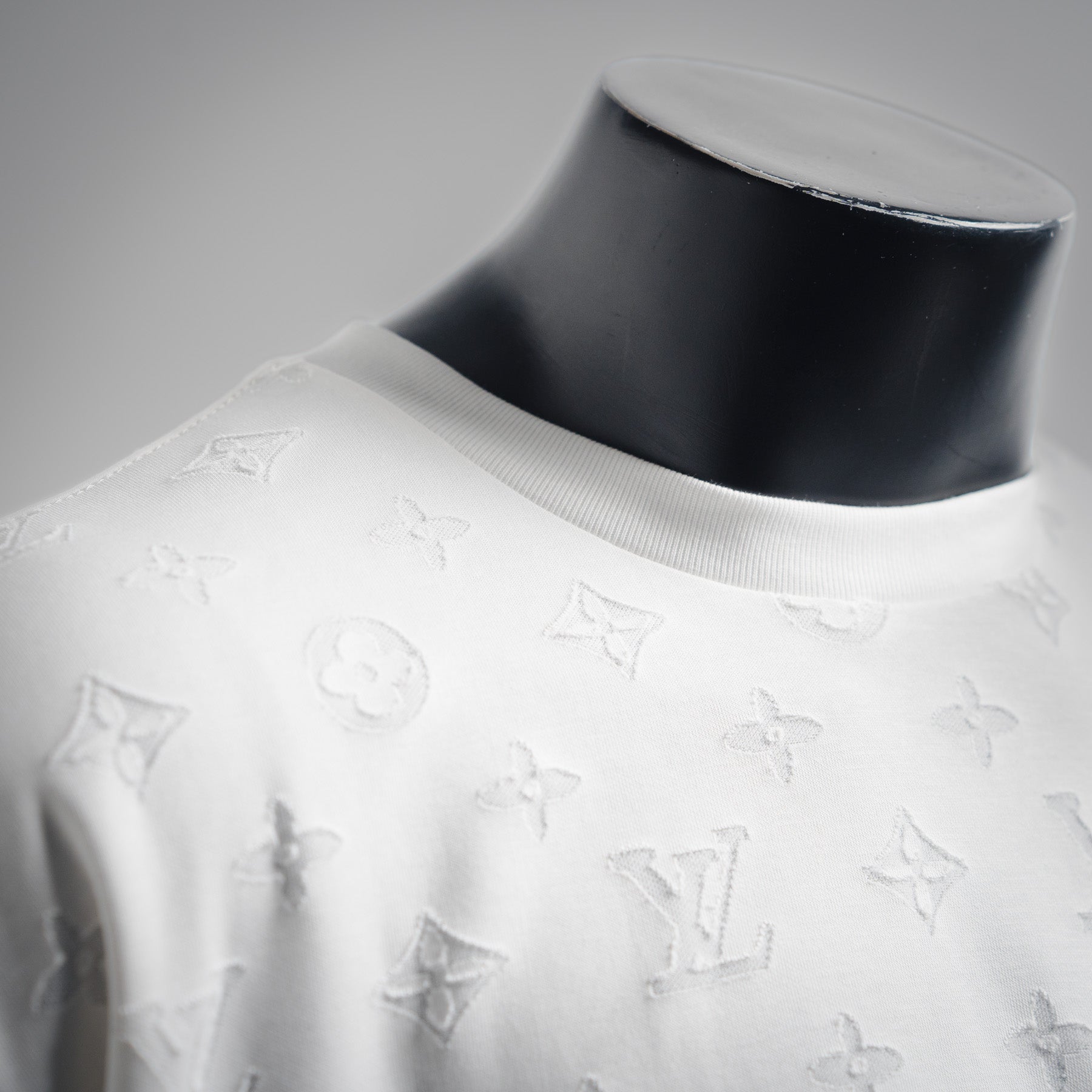 Louis 25ss embroidered t-shirt