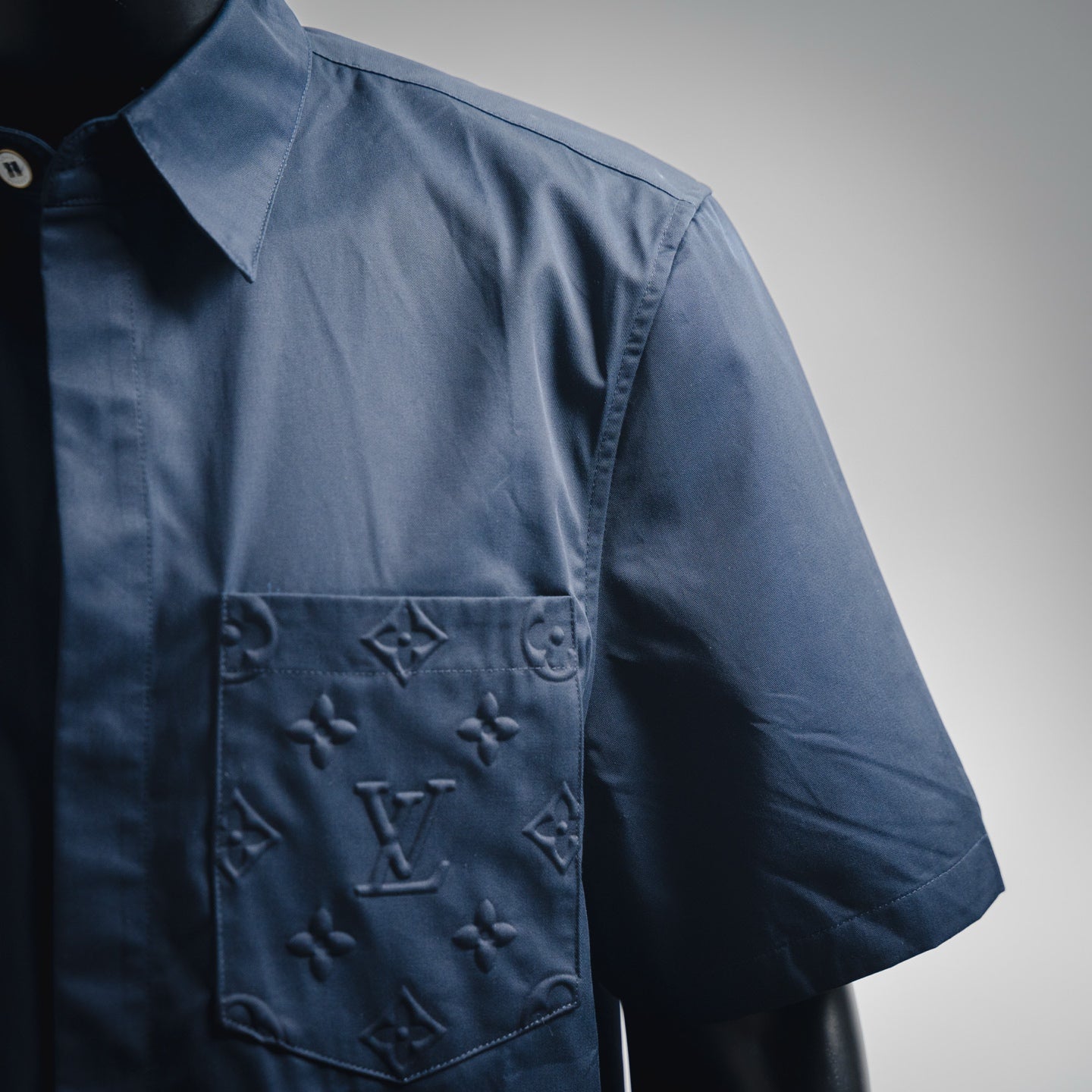 Louis 25ss embossed shirt