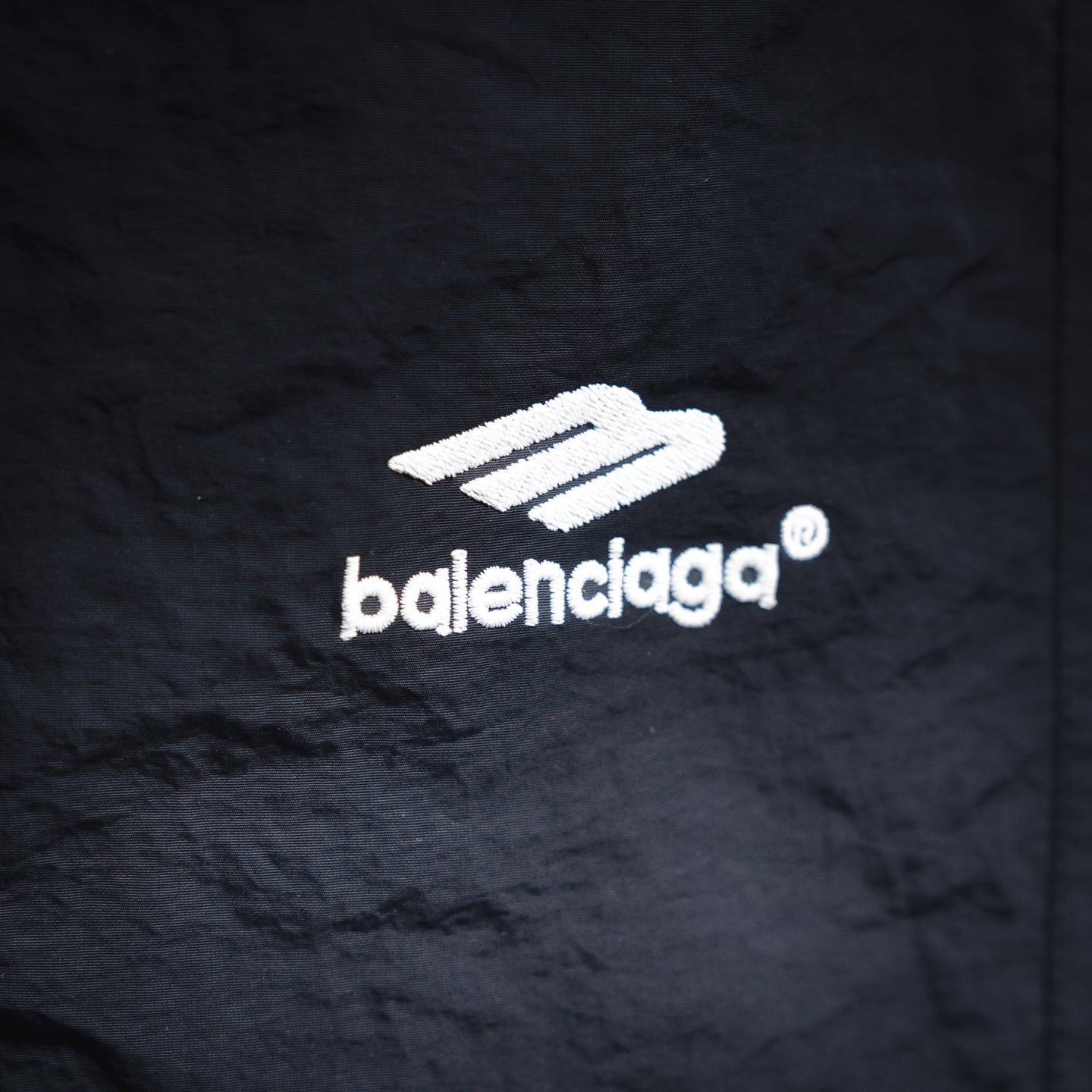 Balen 25ss embroidered short