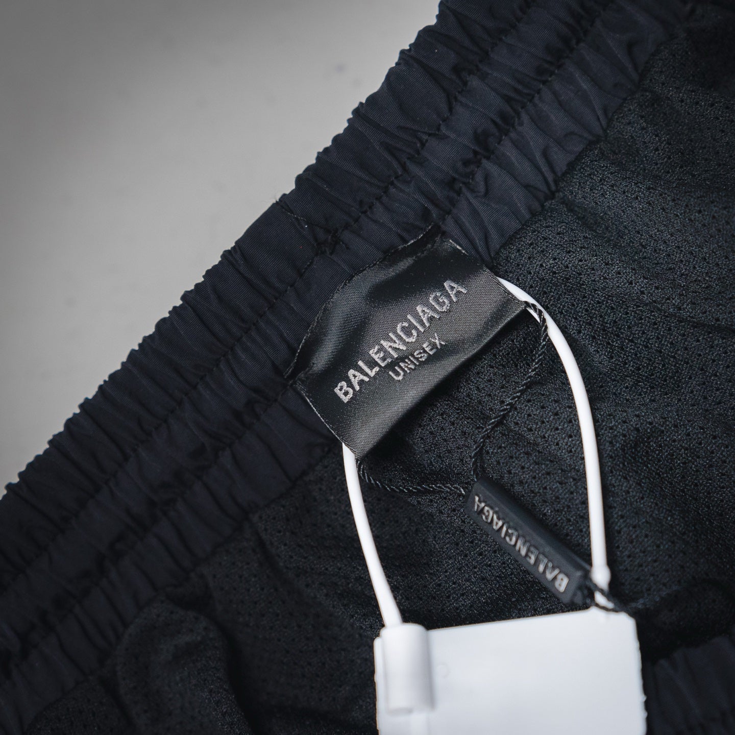 Balen 25ss embroidered short