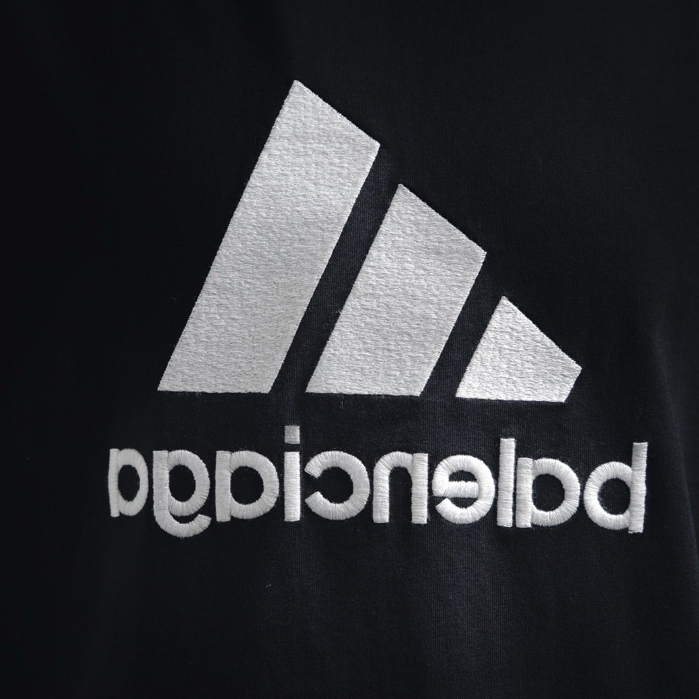 Balen * adi 25ss embroidered t-shirt