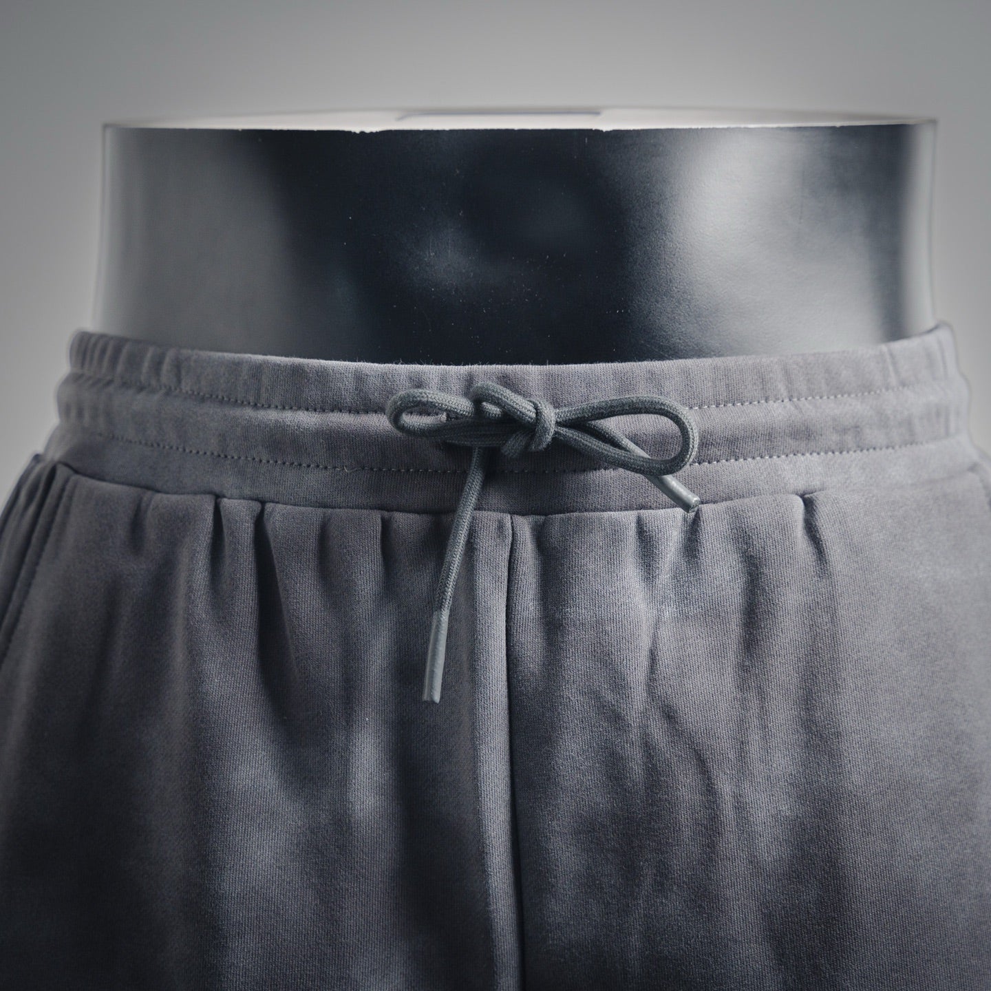 Balen 25ss embroidered short