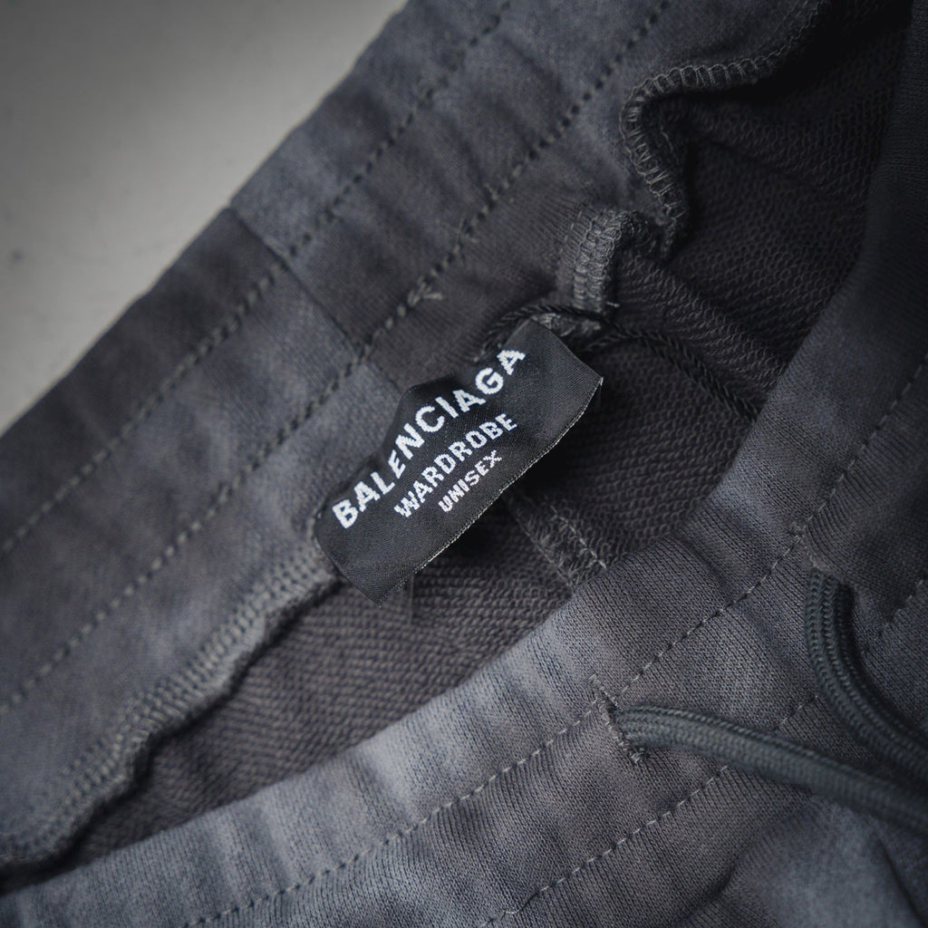 Balen 25ss embroidered short