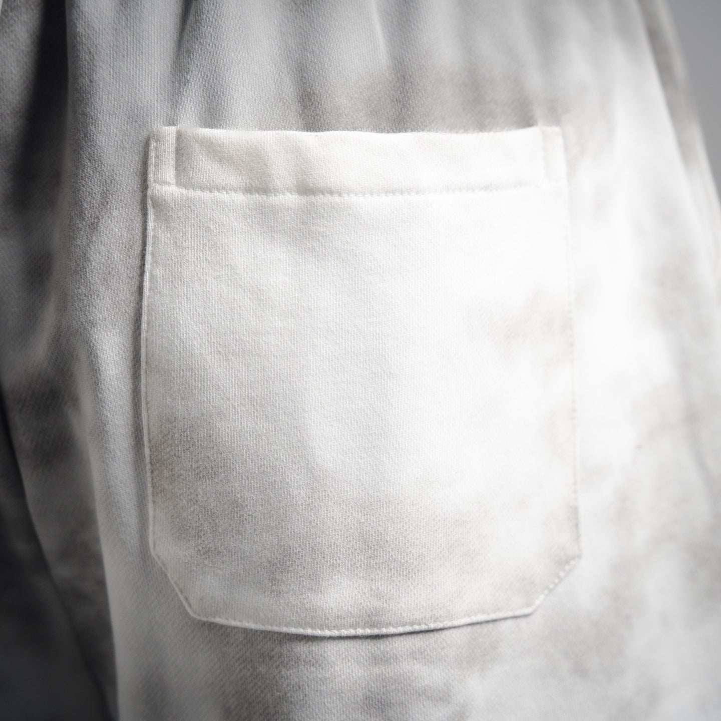 Balen 25ss embroidered short