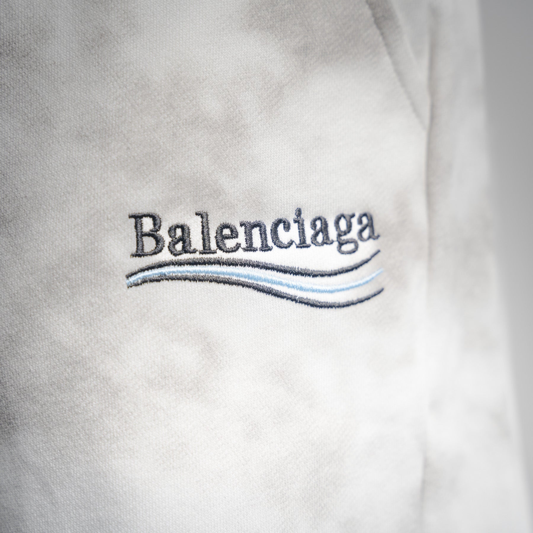 Balen 25ss embroidered short